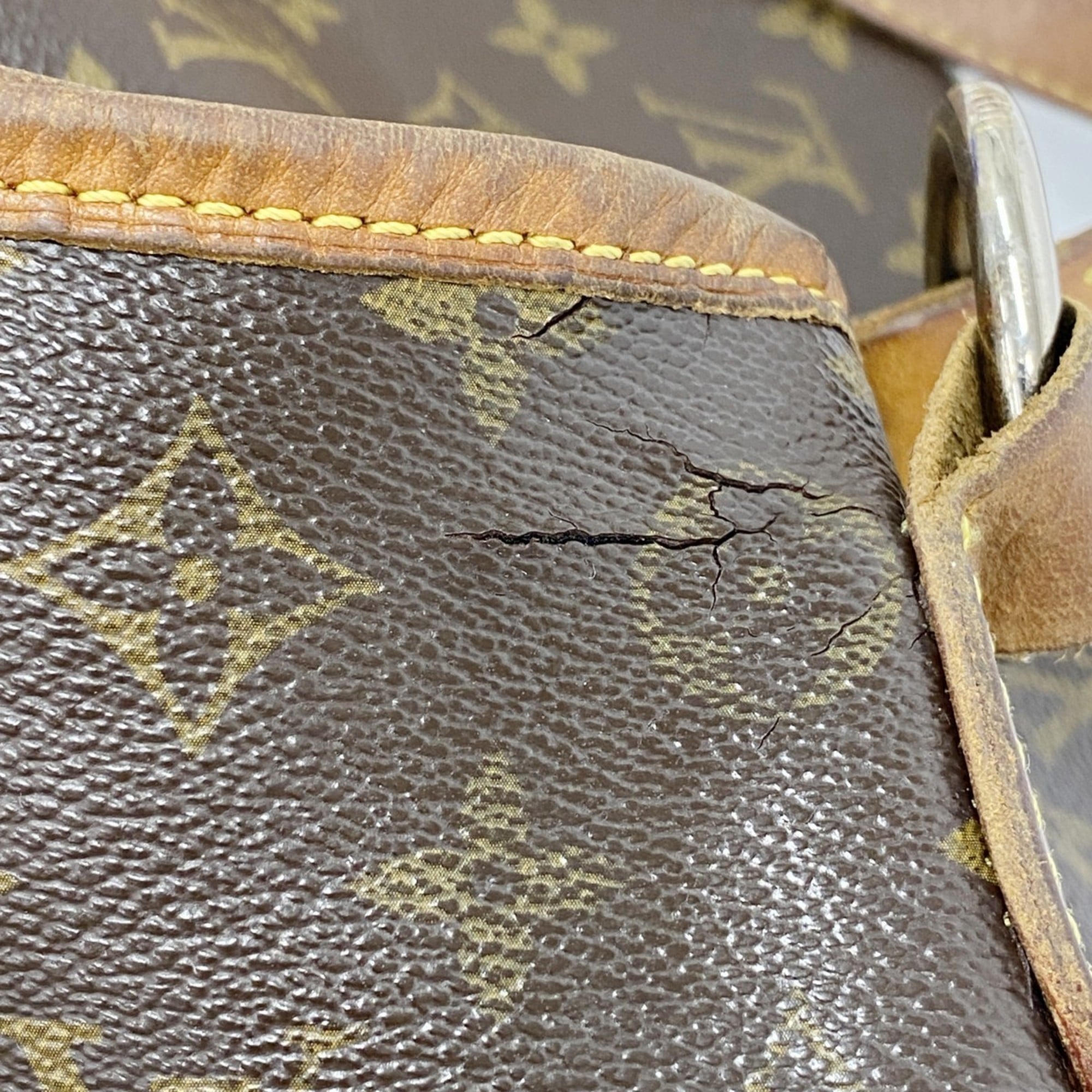 Louis Vuitton Brown Shoulder Bag (Pre-Owned)