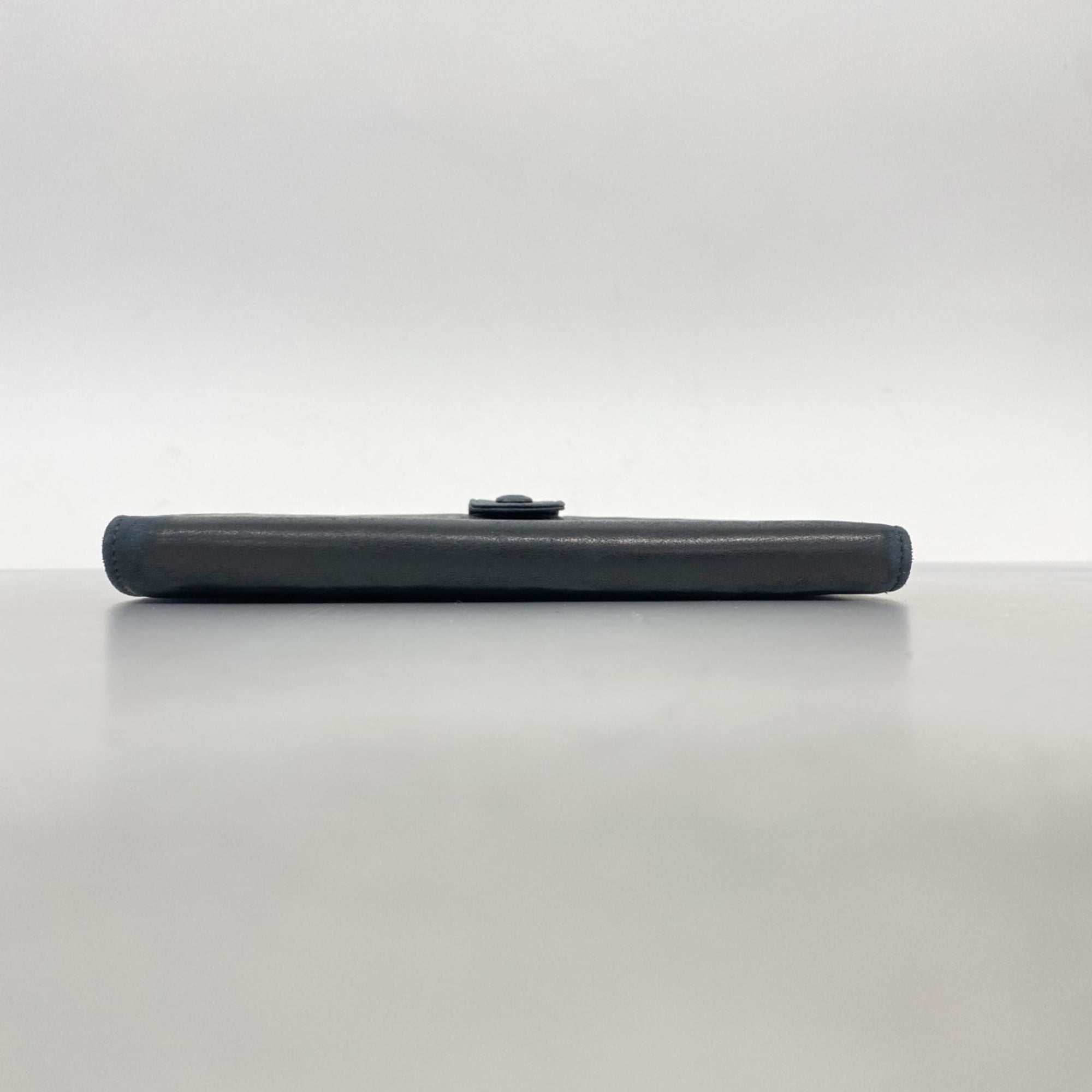 Chanel Black Leather Wallet (Bi-Fold) (Pre-Owned)