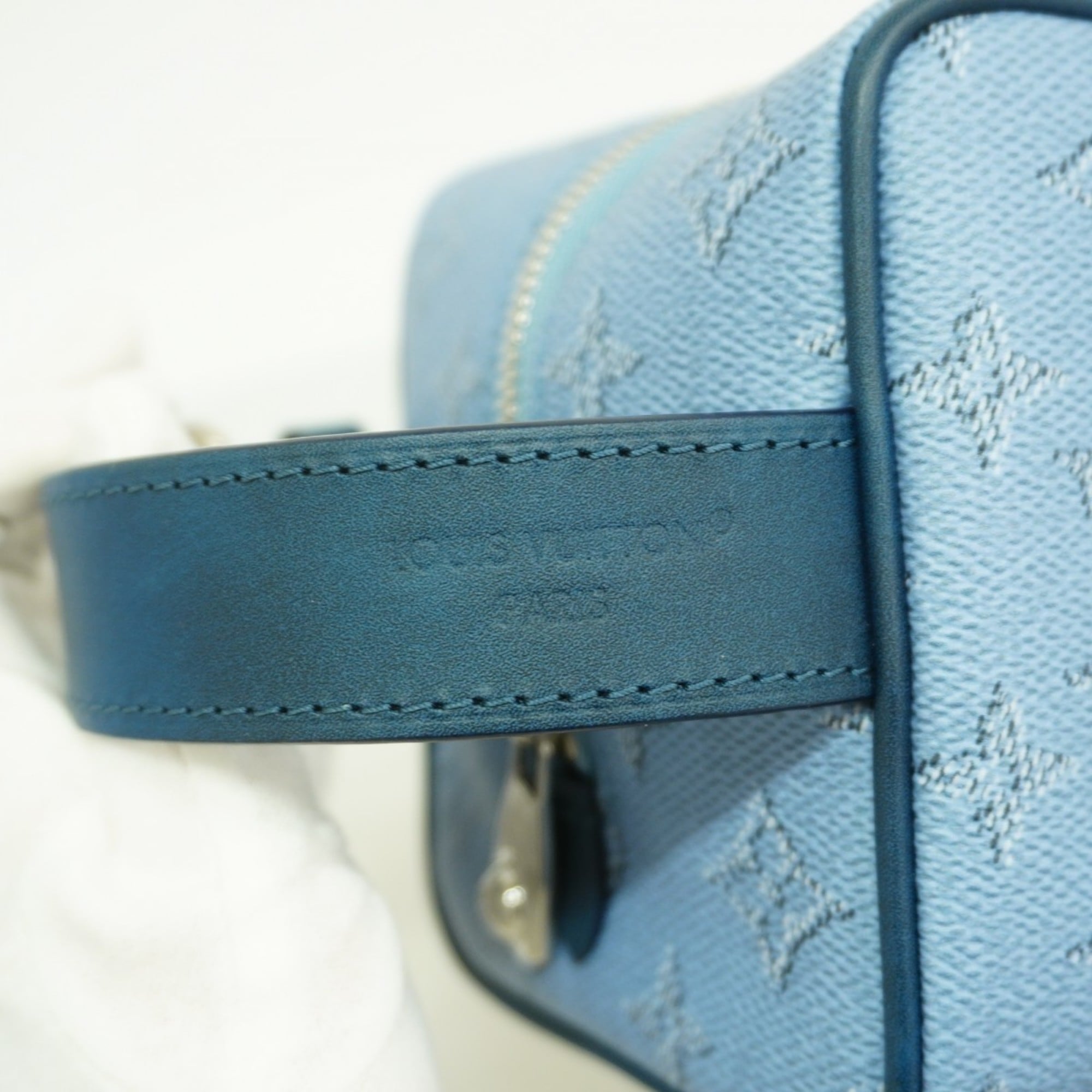 Louis Vuitton Blue Handbag (Pre-Owned)