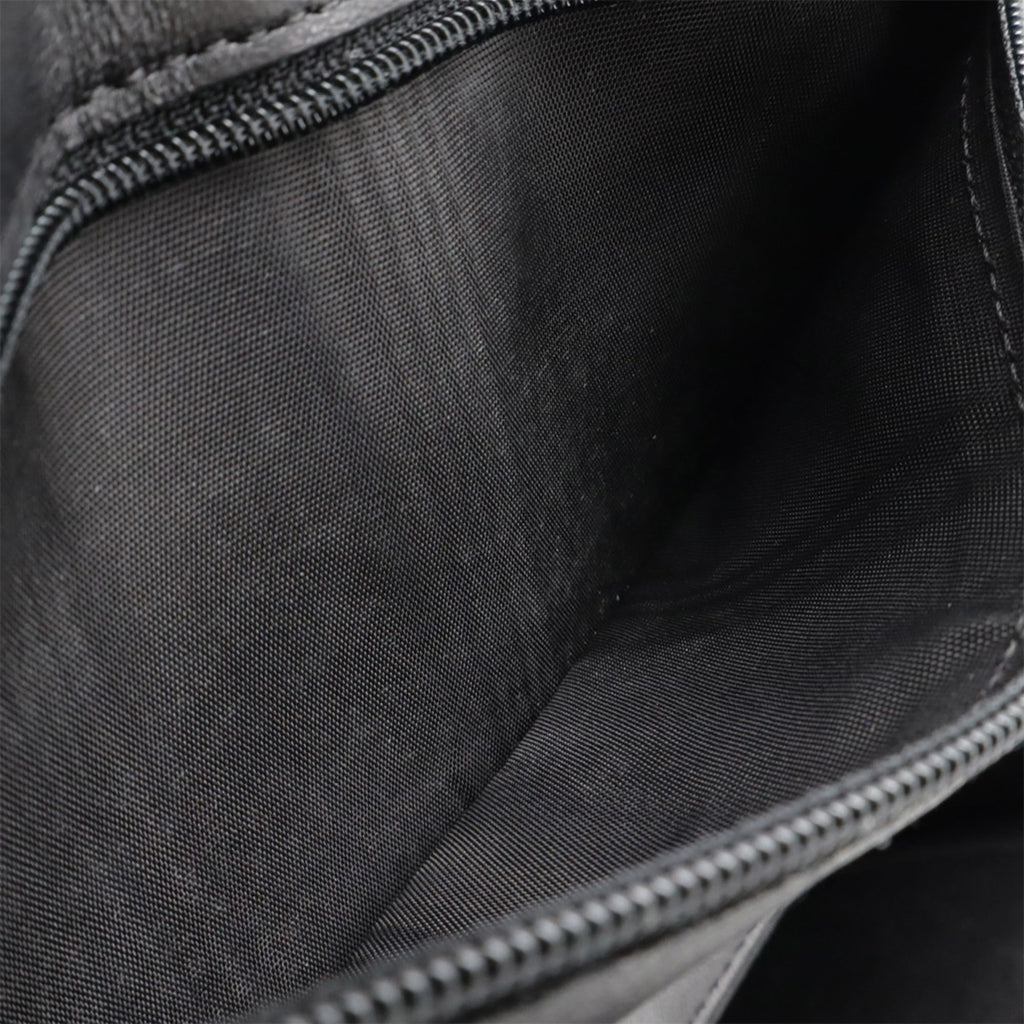 Chanel Black Grained Calfskin Pochette Shoulder Bag (Pre-Owned)