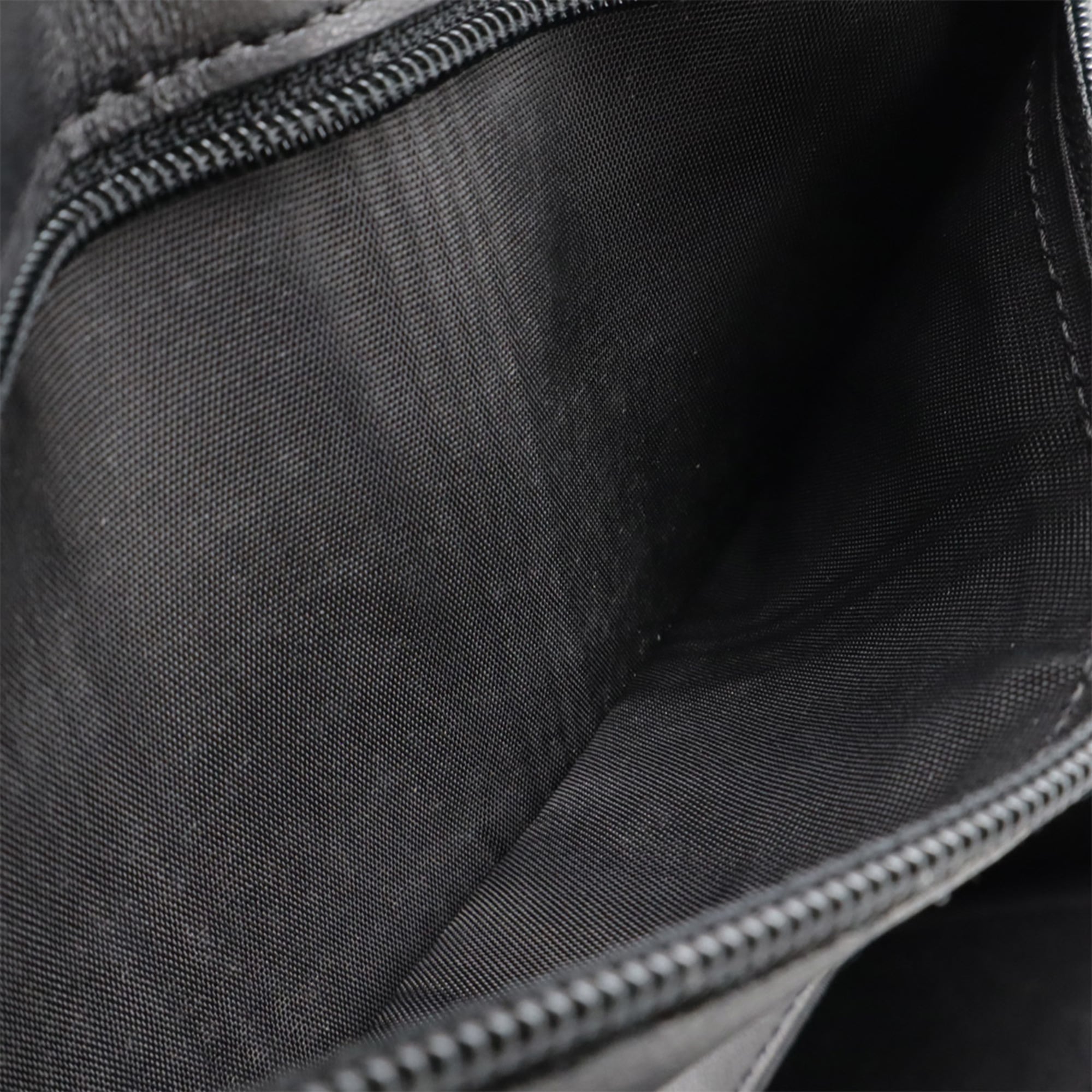 Chanel Black Grained Calfskin Pochette Shoulder Bag (Pre-Owned)