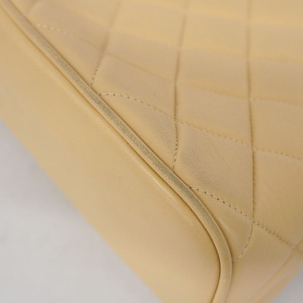 Chanel Beige Leather Shoulder Bag (Pre-Owned)