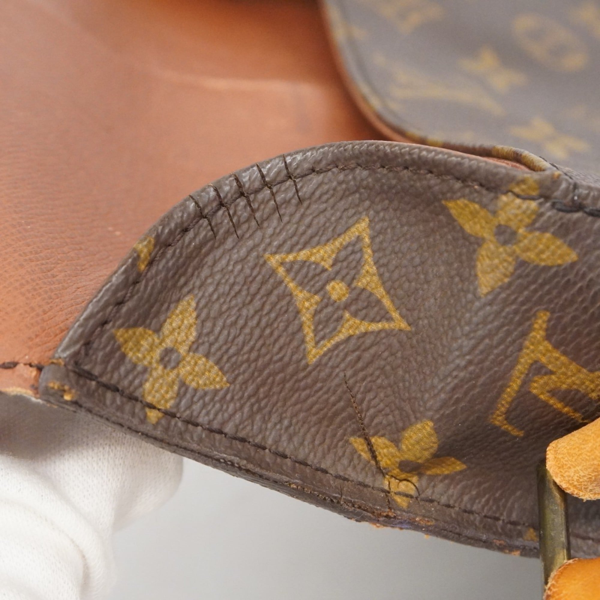 Louis Vuitton Brown Shoulder Bag (Pre-Owned)