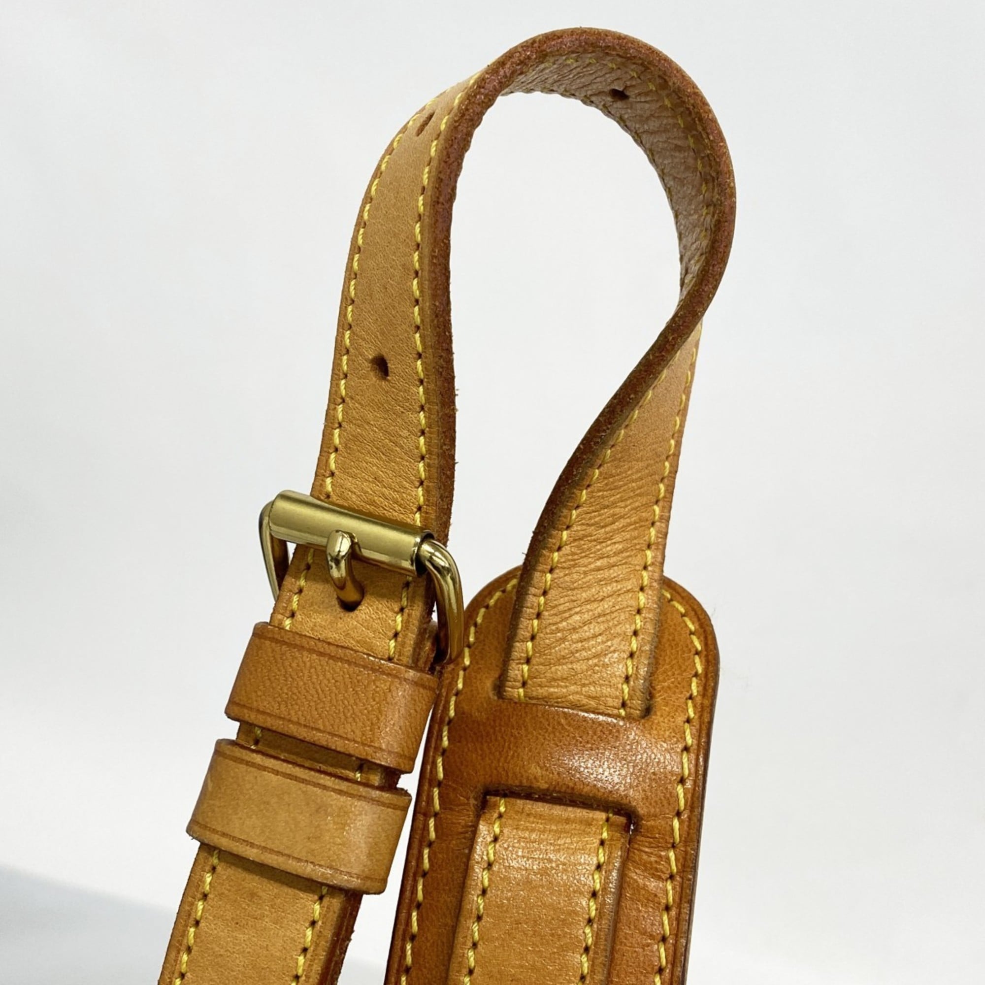 Louis Vuitton Brown Shoulder Bag (Pre-Owned)