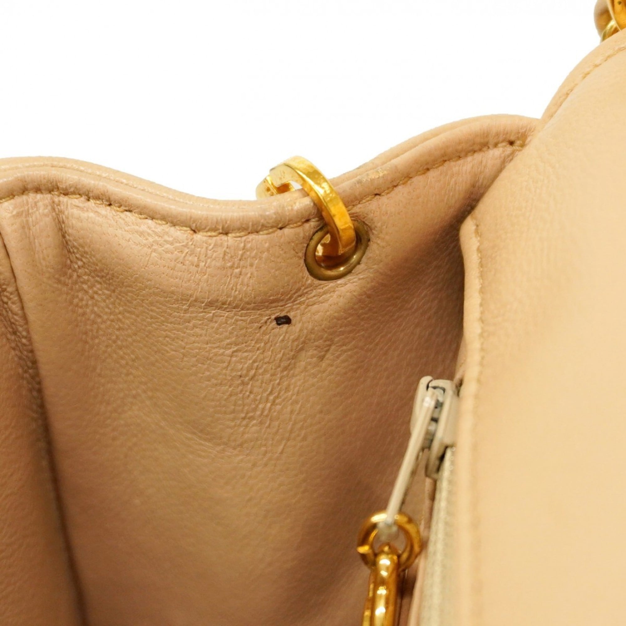 Chanel Beige Leather Shoulder Bag (Pre-Owned)