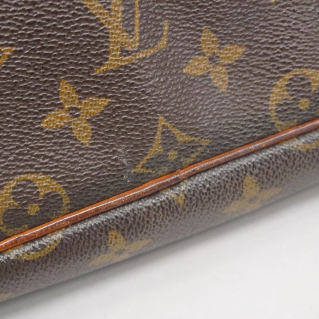 Louis Vuitton Brown Clutch Bag (Pre-Owned)