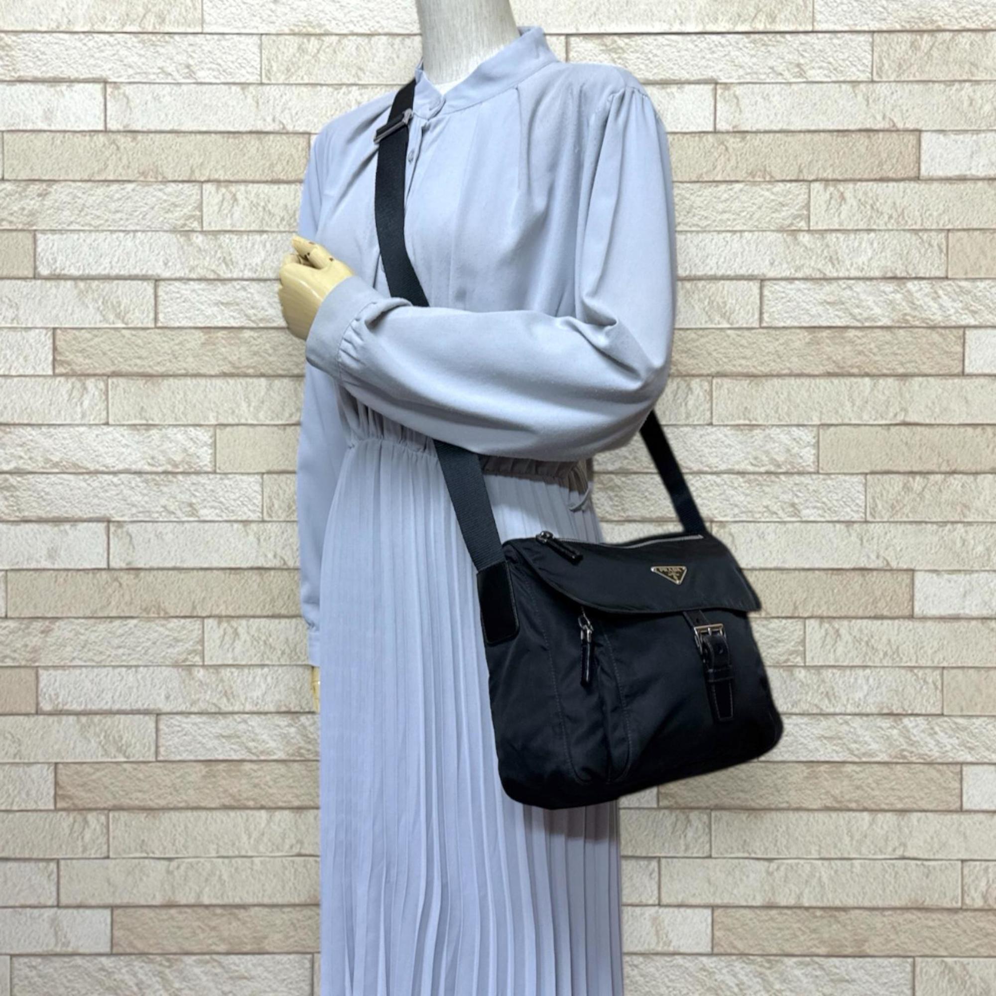 Prada Black Nylon Shoulder Bag (Pre-Owned)