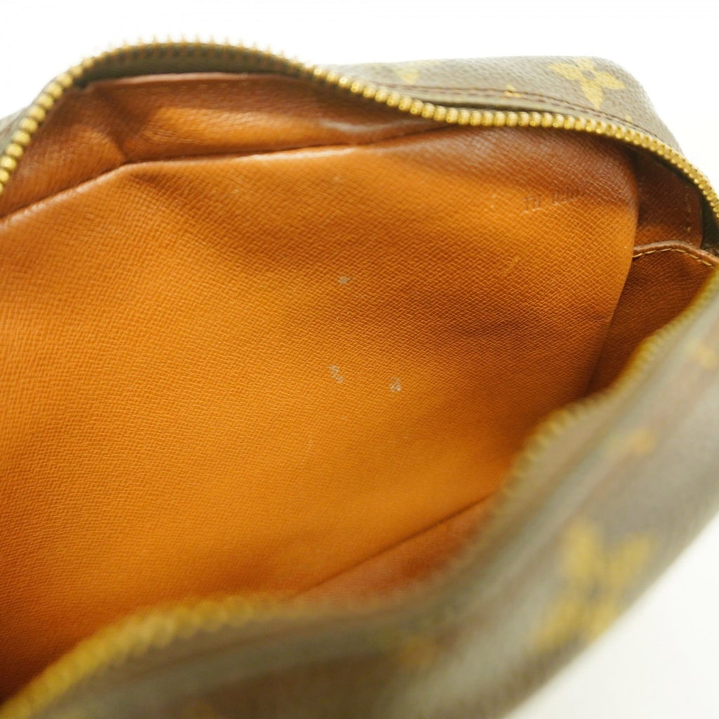 Louis Vuitton Brown Clutch Bag (Pre-Owned)