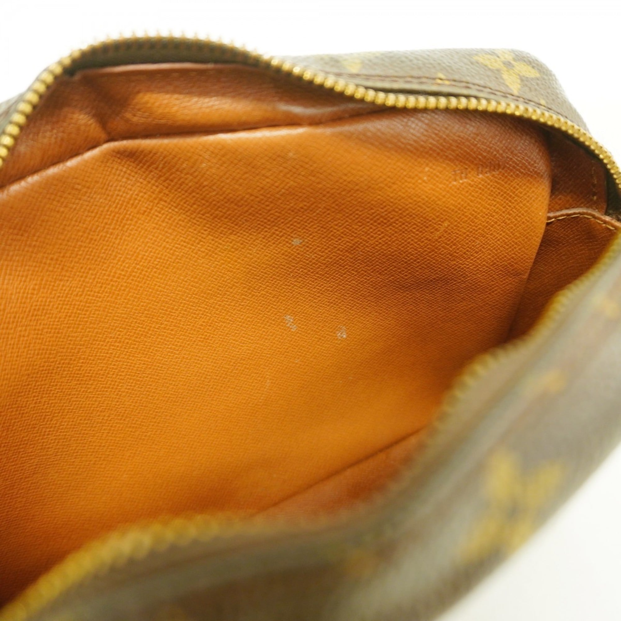 Louis Vuitton Brown Clutch Bag (Pre-Owned)