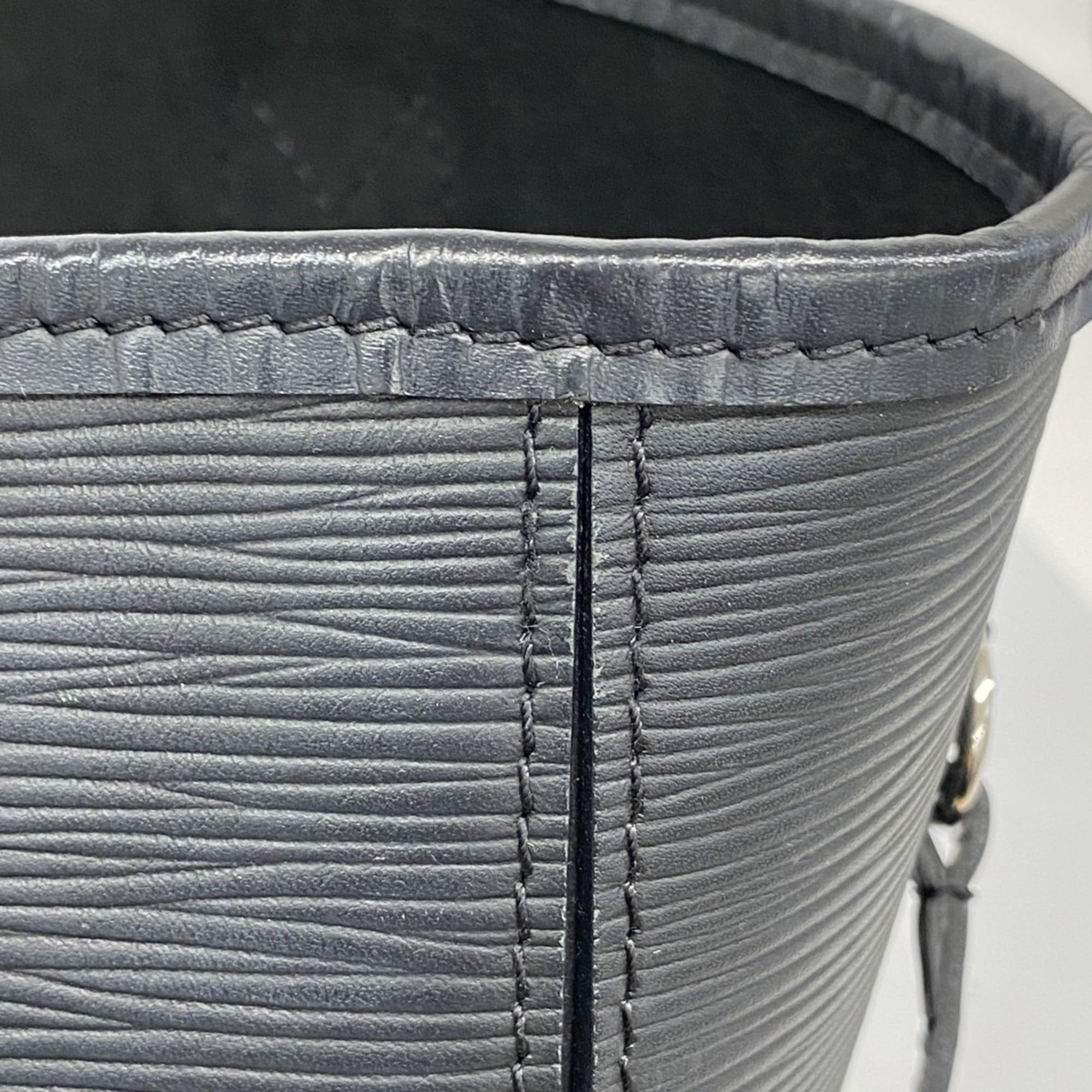 Louis Vuitton Noir Tote Bag (Pre-Owned)
