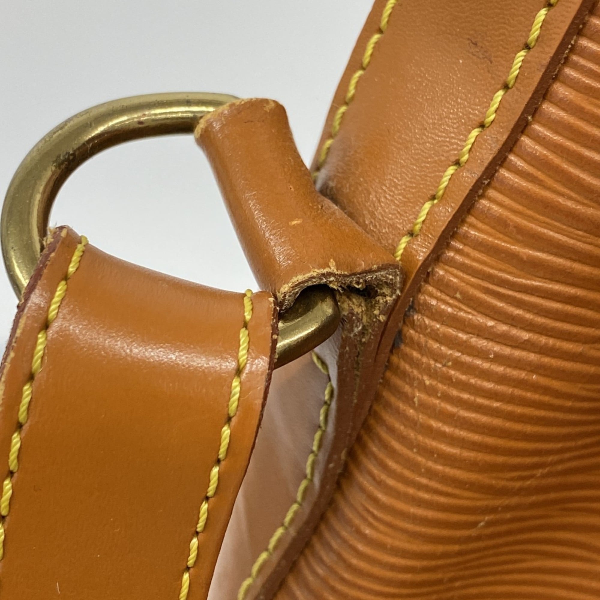 Louis Vuitton Gold Cipango Shoulder Bag (Pre-Owned)