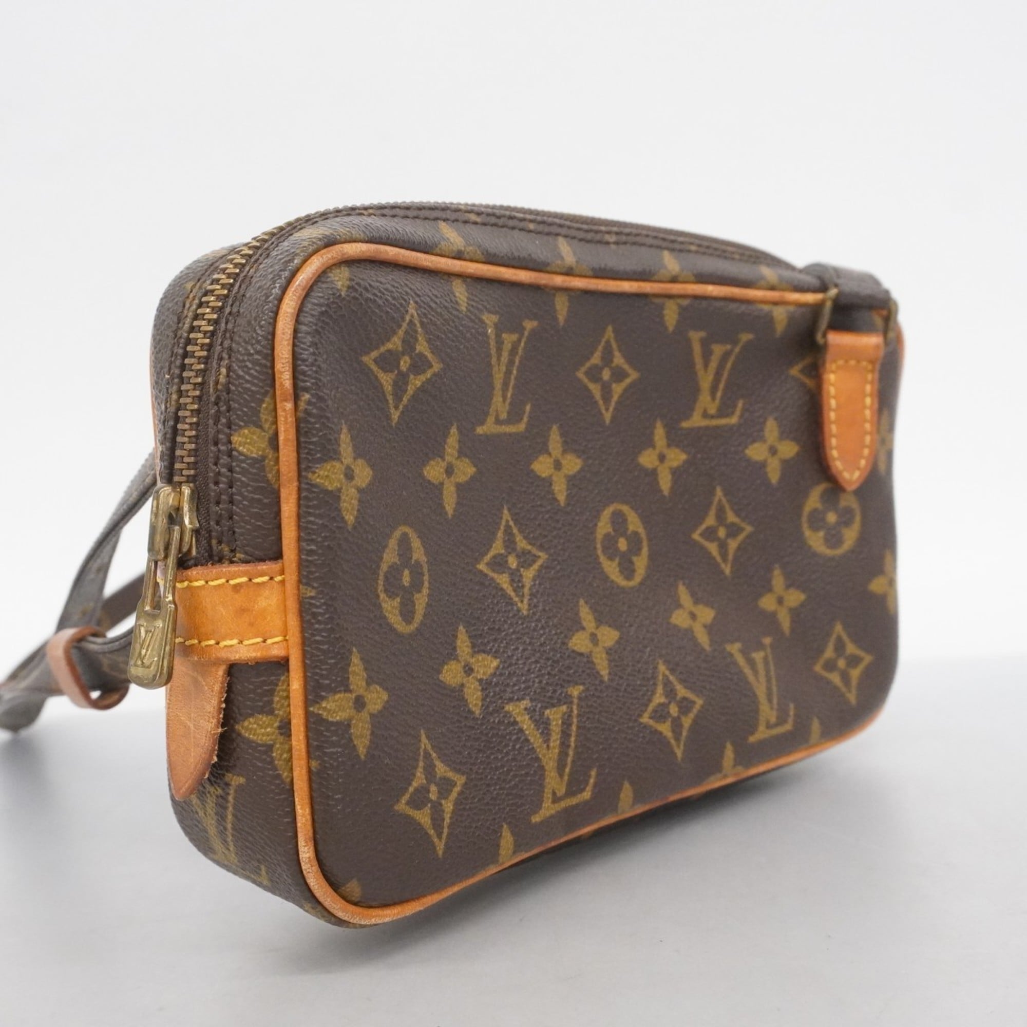 Louis Vuitton Brown Shoulder Bag (Pre-Owned)