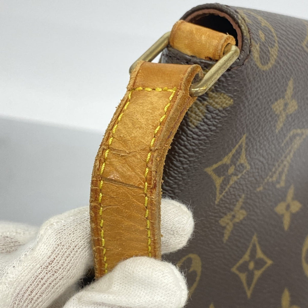 Louis Vuitton Brown Shoulder Bag (Pre-Owned)