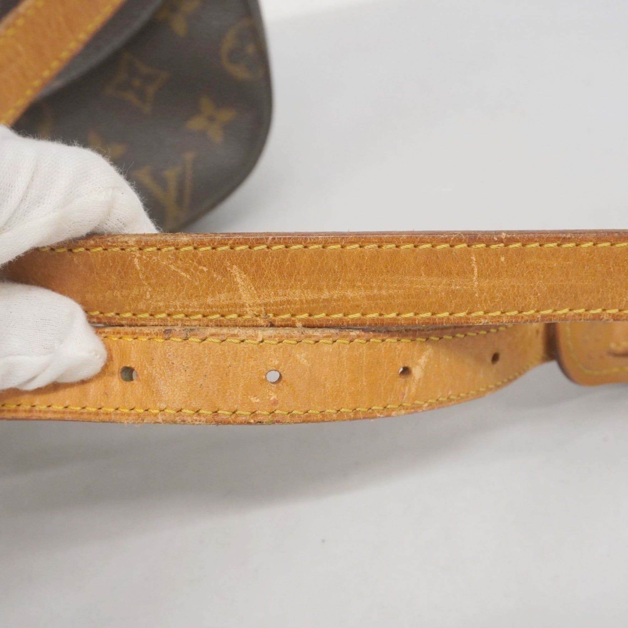 Louis Vuitton Brown Shoulder Bag (Pre-Owned)