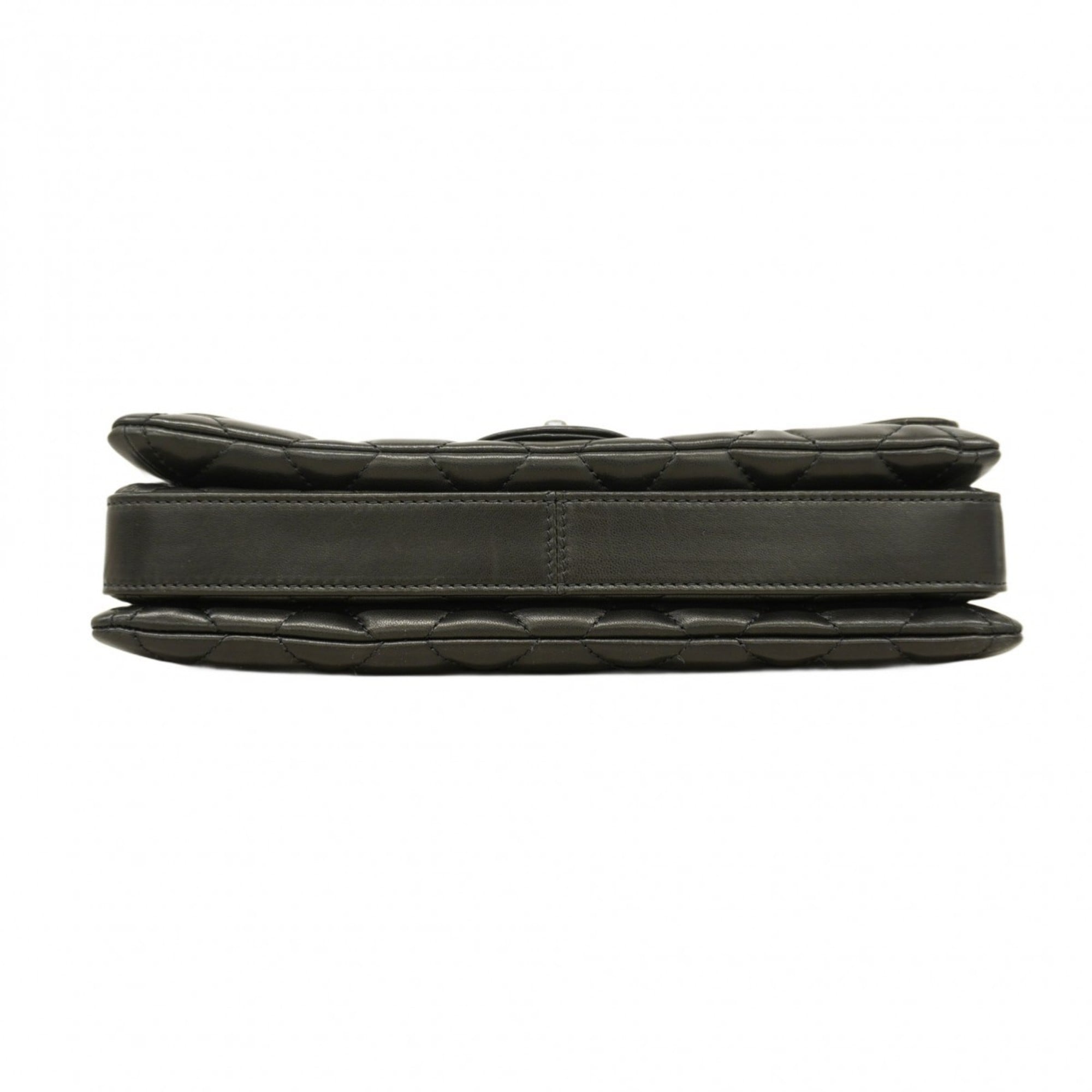 Chanel Black Leather Shoulder Bag (Pre-Owned)
