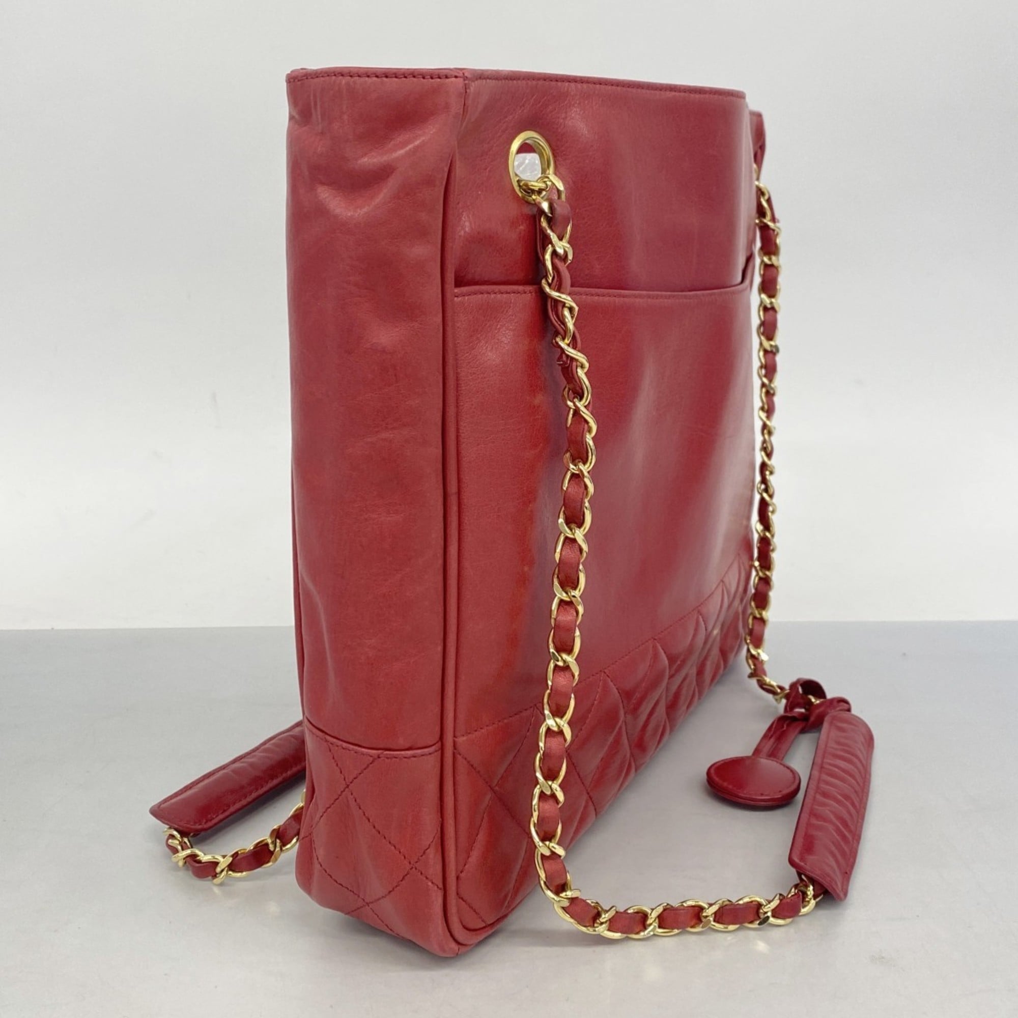 Chanel Red Color Leather Shoulder Bag (Pre-Owned)