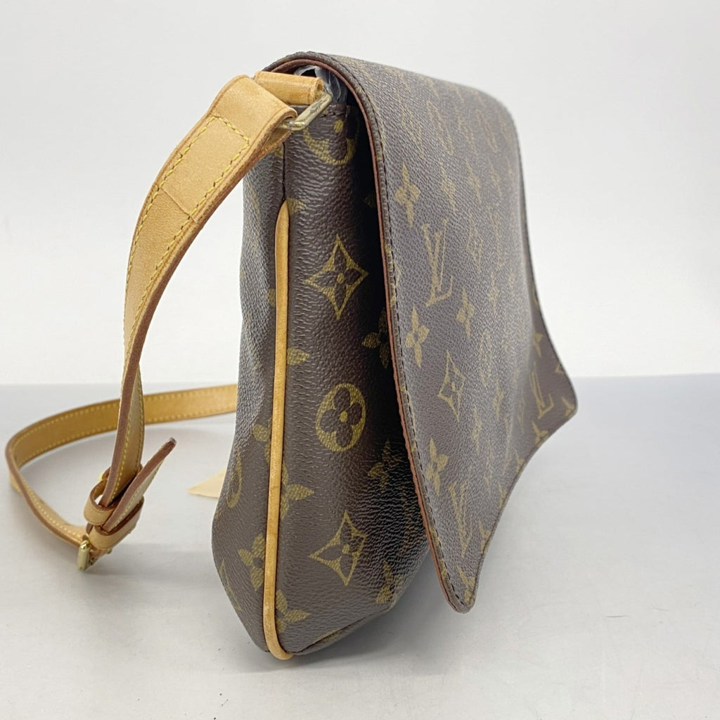 Louis Vuitton Brown Shoulder Bag (Pre-Owned)