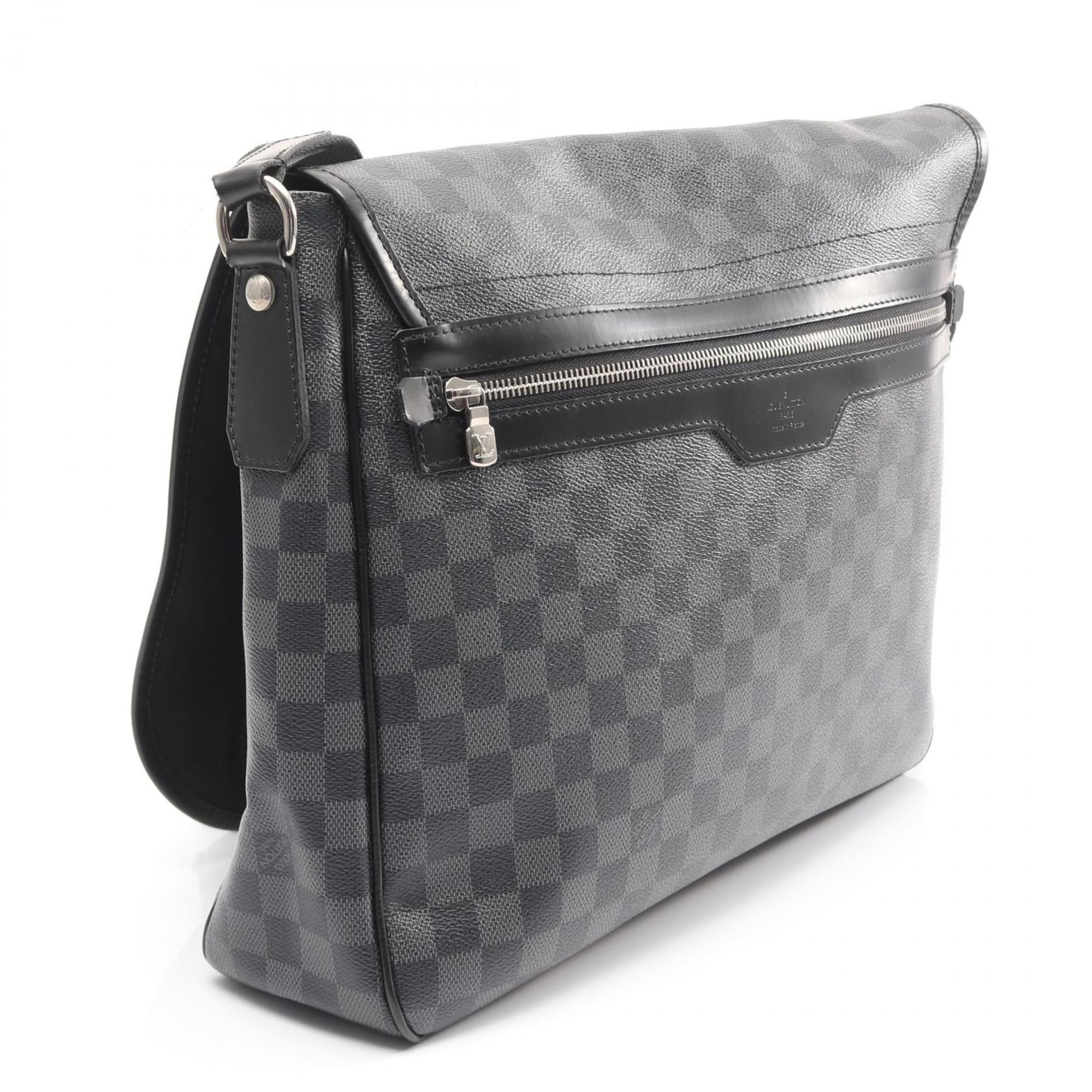 Louis Vuitton Black Damier Graphite Coated Canvas Leather Shoulder Bag (Pre-Owned)