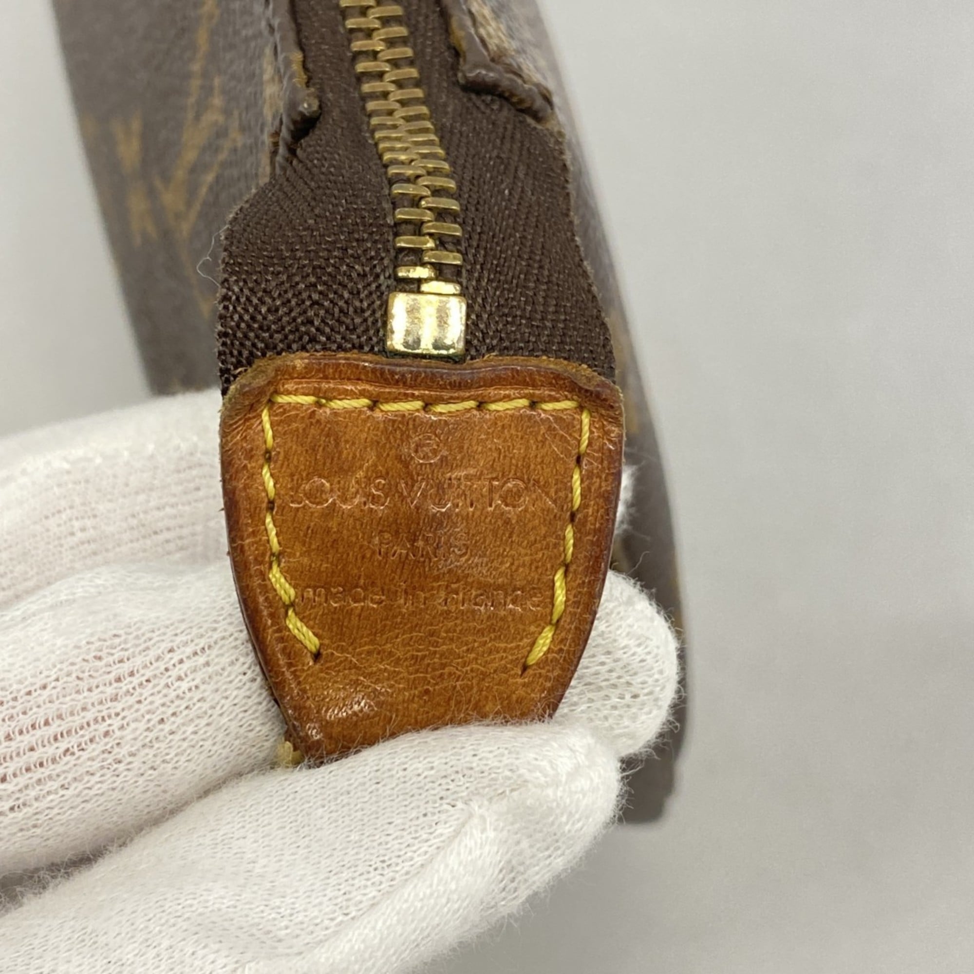 Louis Vuitton Brown Pouch (Pre-Owned)