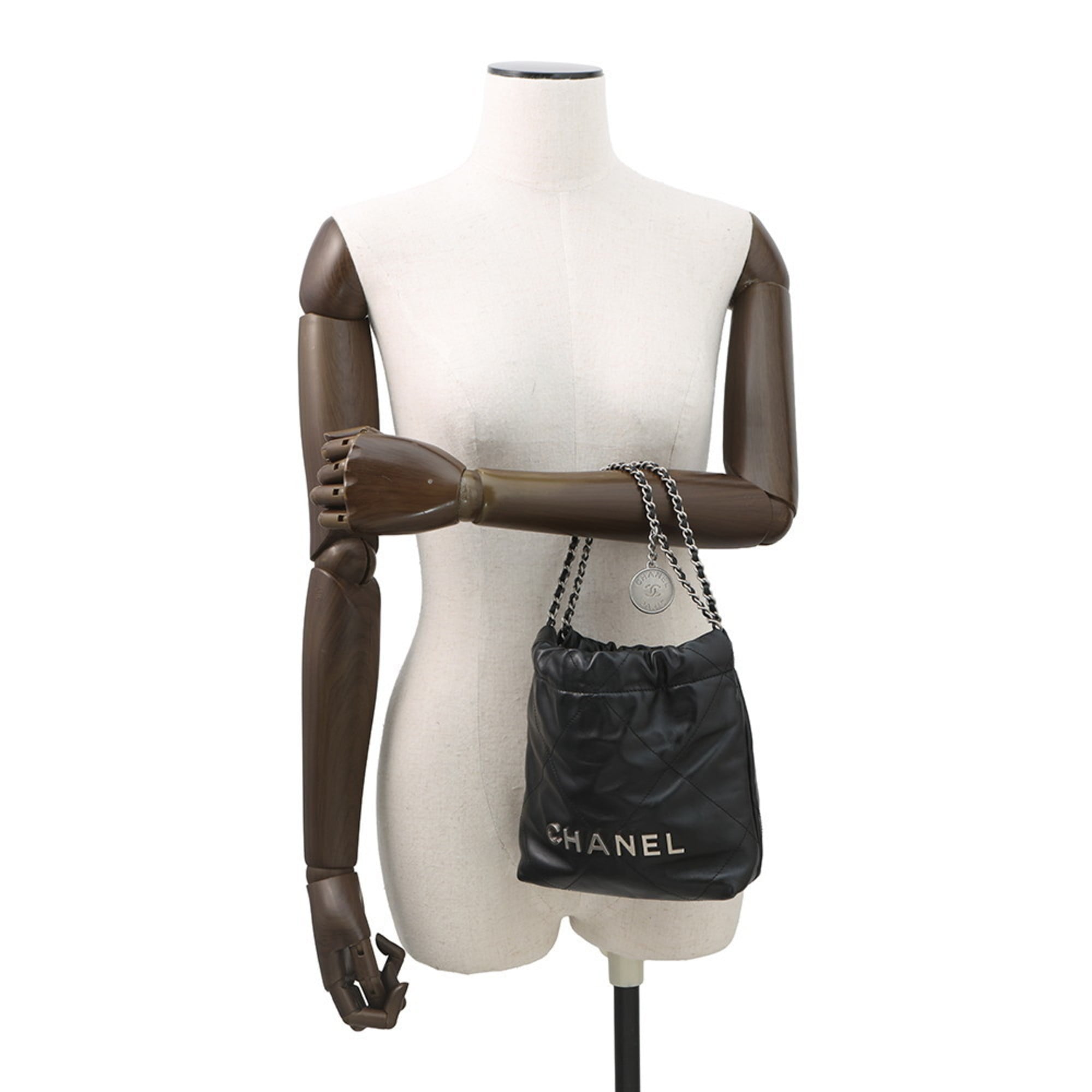Chanel Black Leather Handbag (Pre-Owned)