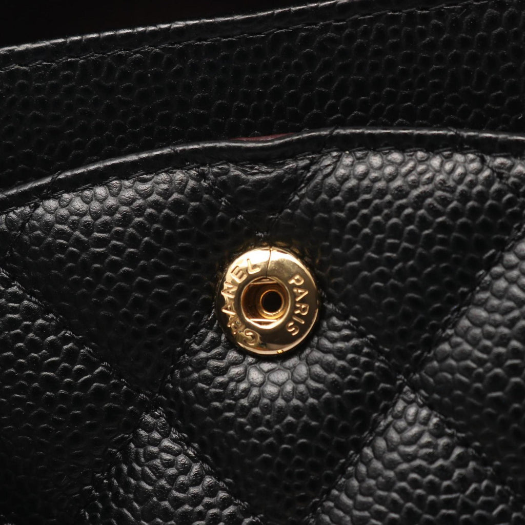 Chanel Black Leather Shoulder Bag (Pre-Owned)