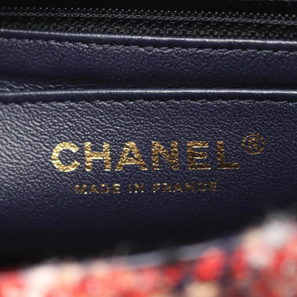 Chanel Multi-Color Fabric Shoulder Bag (Pre-Owned)