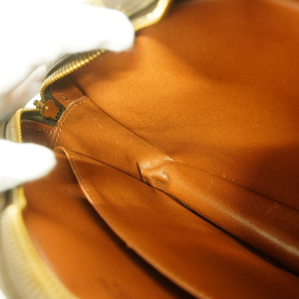 Louis Vuitton Brown Clutch Bag (Pre-Owned)