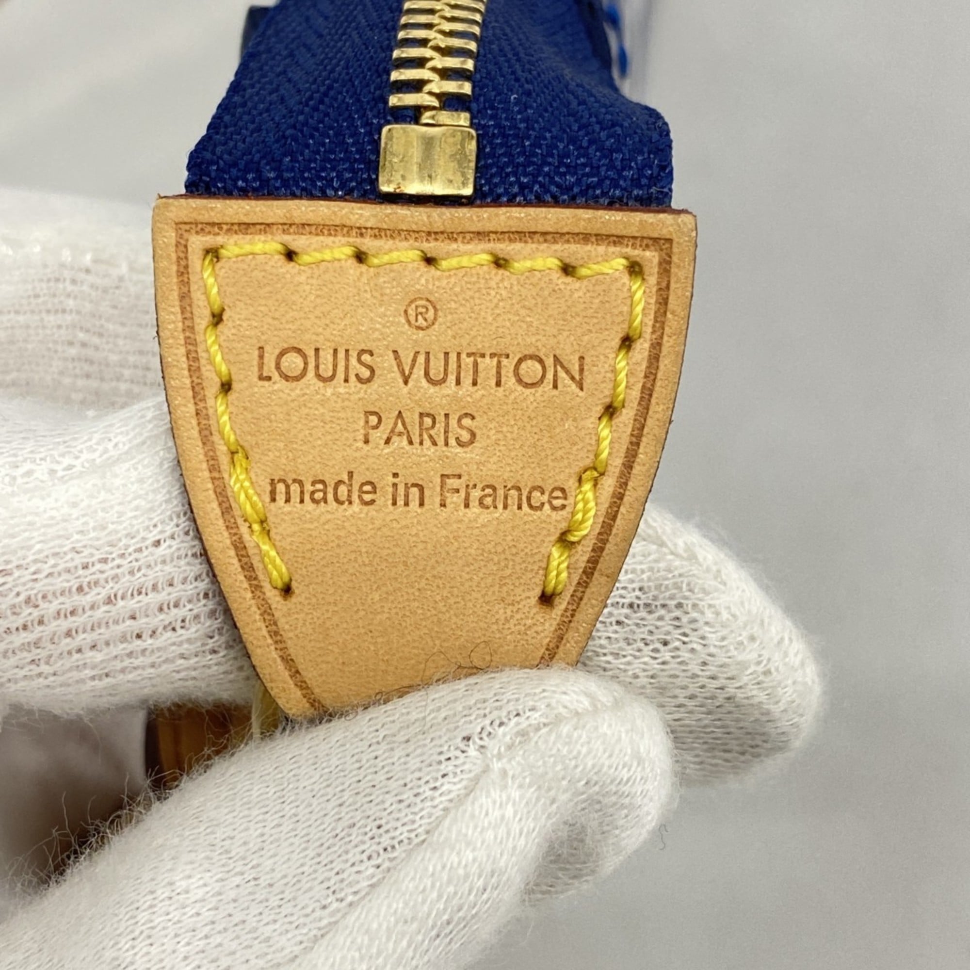 Louis Vuitton Grand Blue Pouch (Pre-Owned)