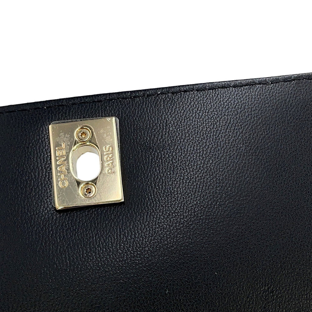 Chanel Matelasse Black Leather Handbag (Pre-Owned)