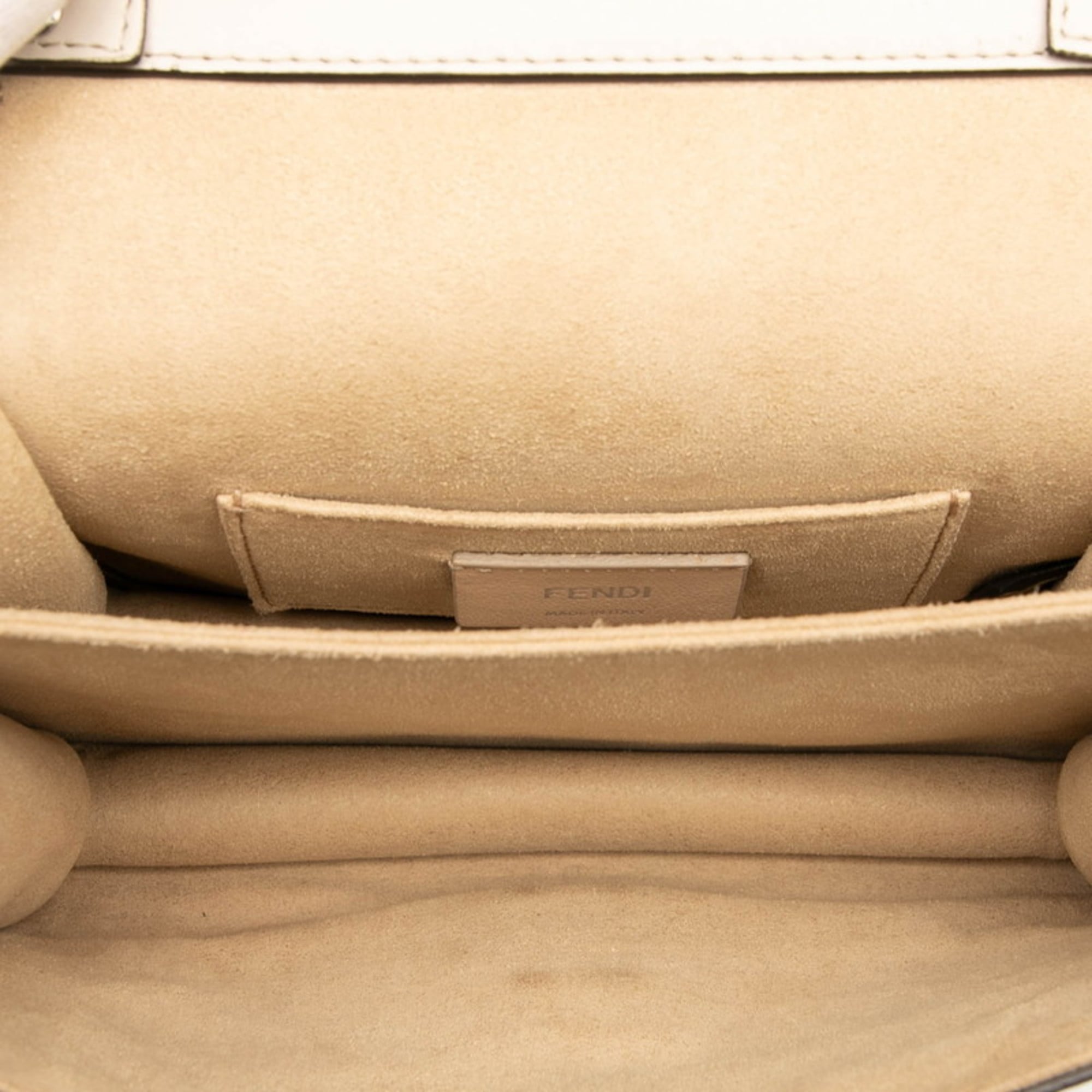 Fendi Beige Leather Shoulder Bag (Pre-Owned)