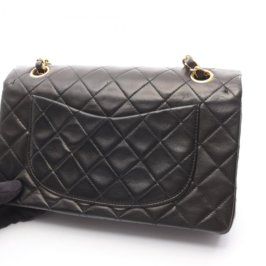 Chanel Black Leather Shoulder Bag (Pre-Owned)