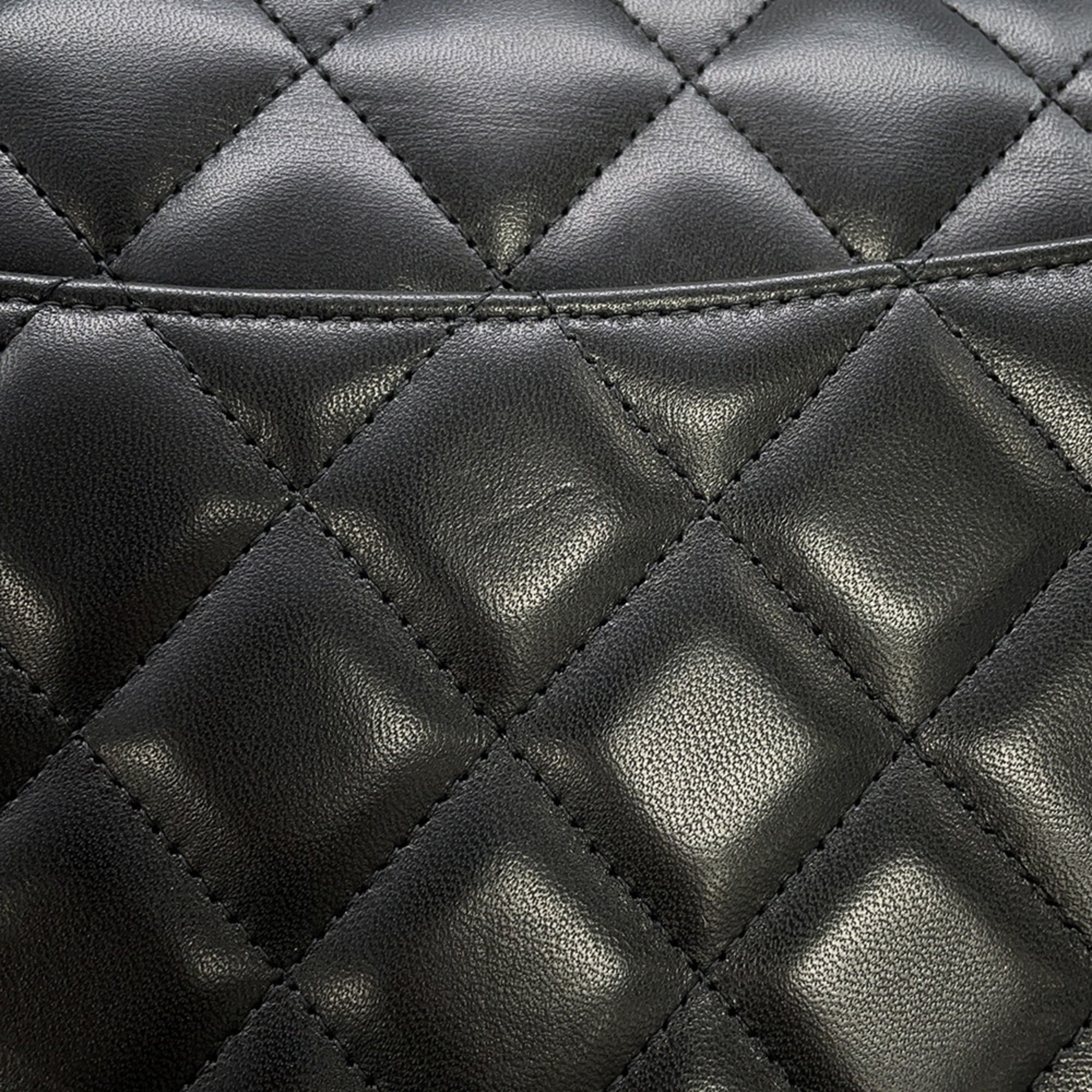 Chanel Matelasse Black Leather Shoulder Bag (Pre-Owned)