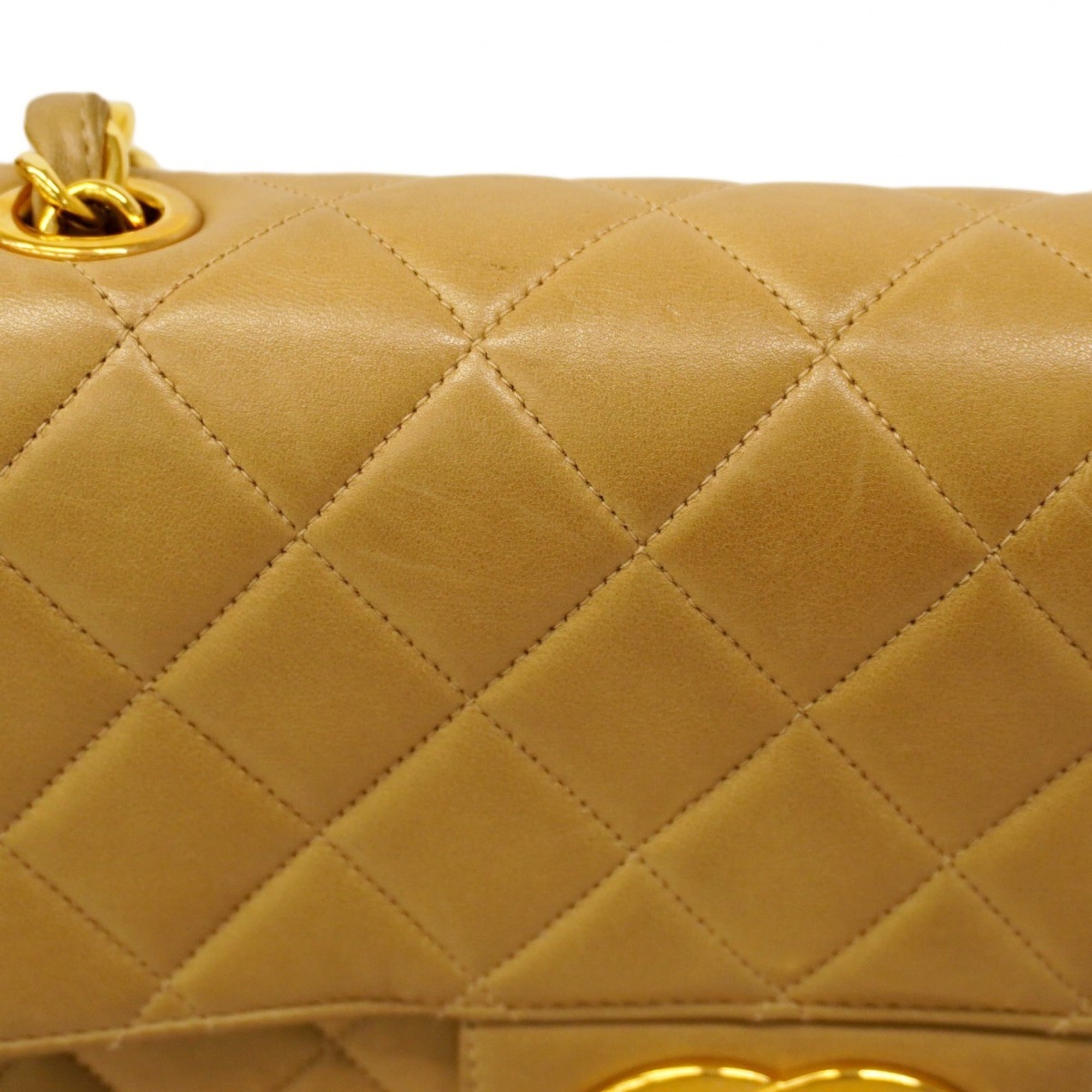 Chanel Beige Leather Shoulder Bag (Pre-Owned)