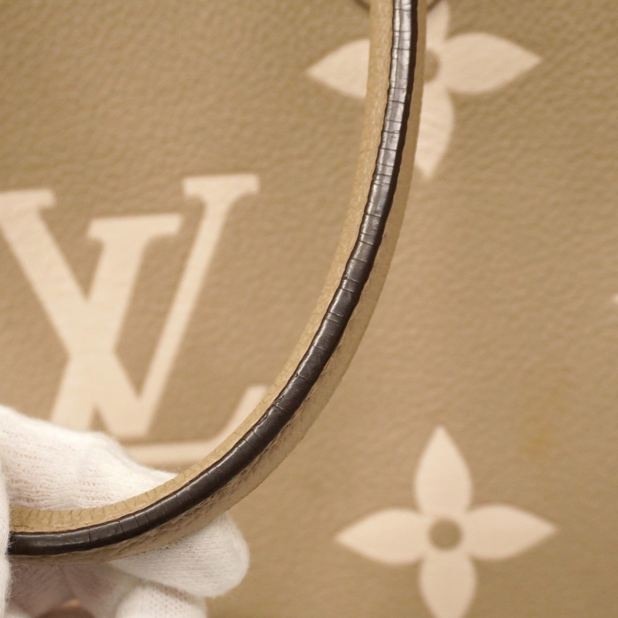 Louis Vuitton Cream Tourterelle Tote Bag (Pre-Owned)