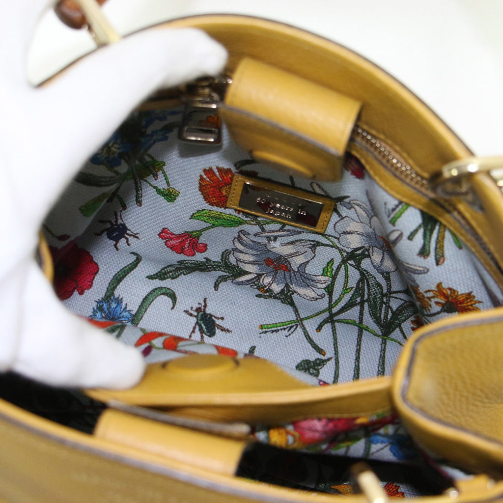 Gucci Mustard Leather Canvas Handbag Shoulder Bag (Pre-Owned)