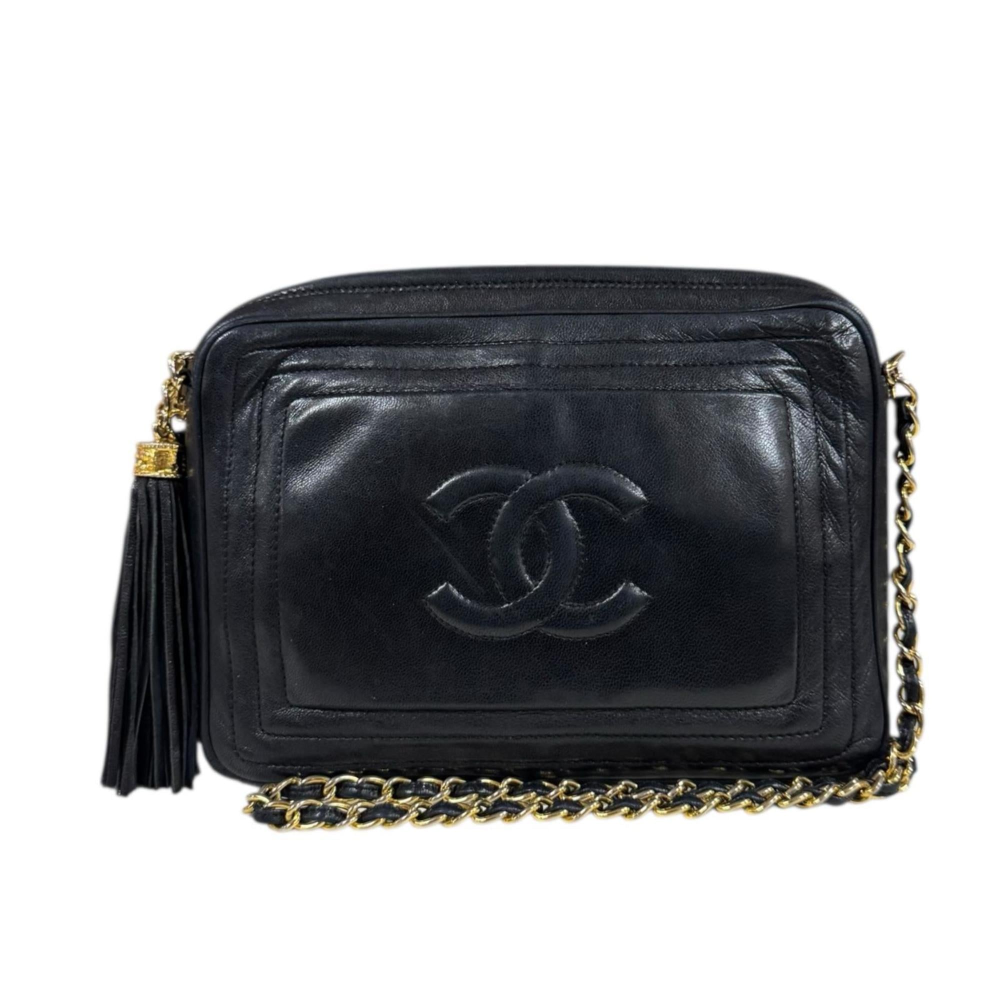 Chanel Black Leather Shoulder Bag (Pre-Owned)