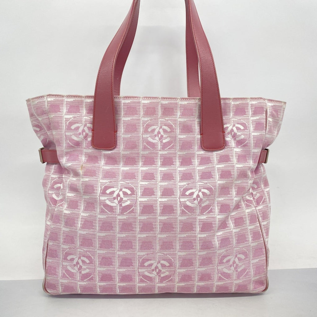 Chanel Pink Nylon Tote Bag (Pre-Owned)