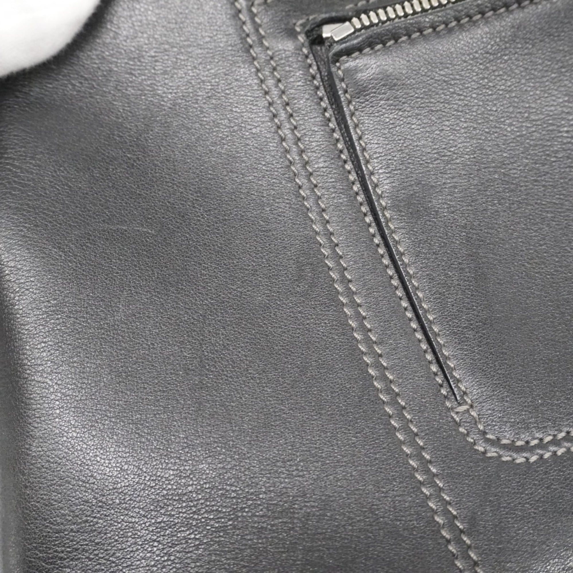 Salvatore Ferragamo Black Leather Handbag (Pre-Owned)