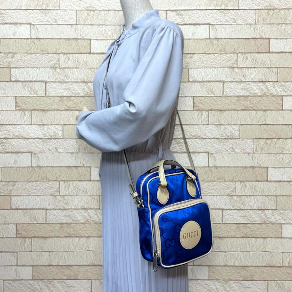 Gucci Beige Blue Nylon Leather Shoulder Bag (Pre-Owned)