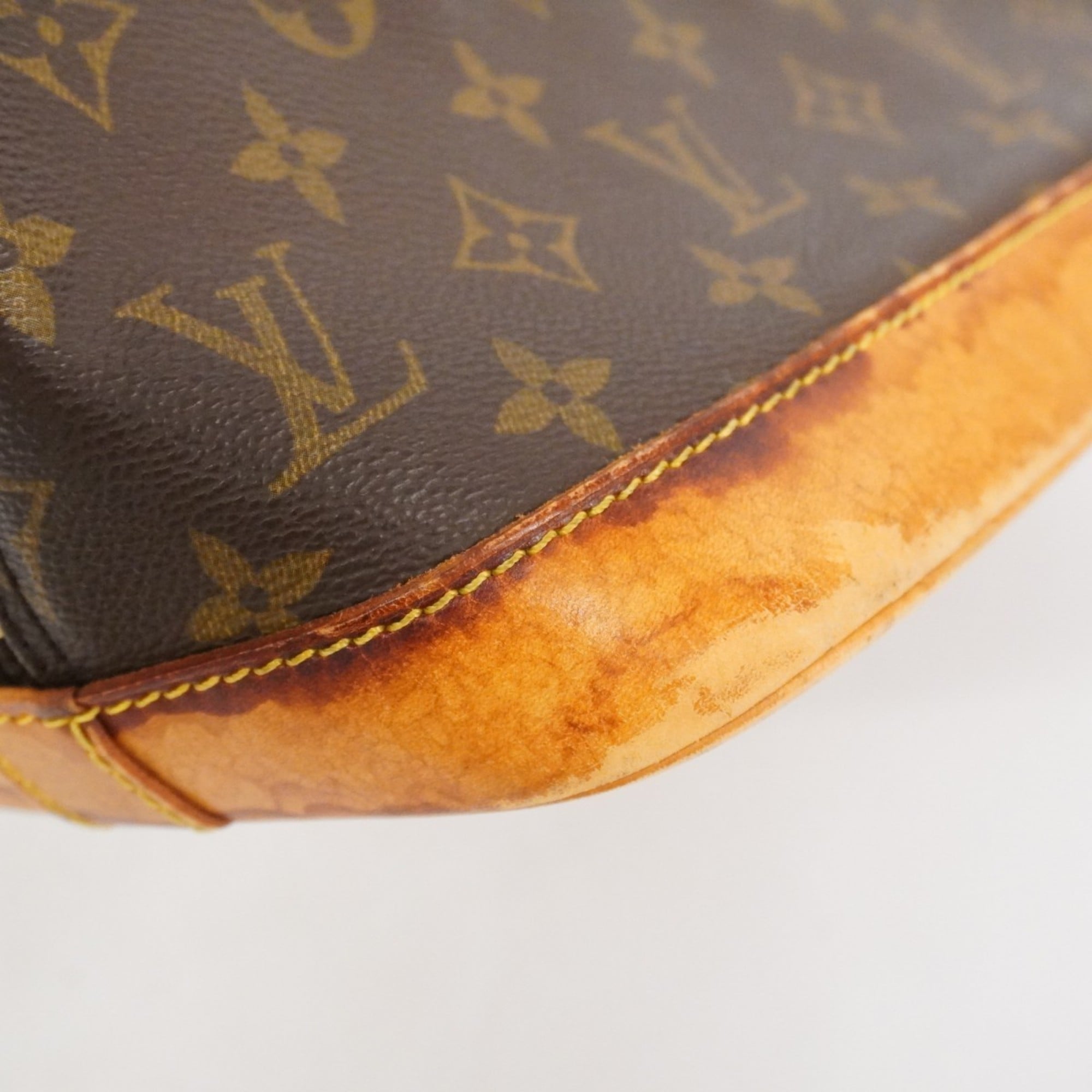 Louis Vuitton Brown Handbag (Pre-Owned)