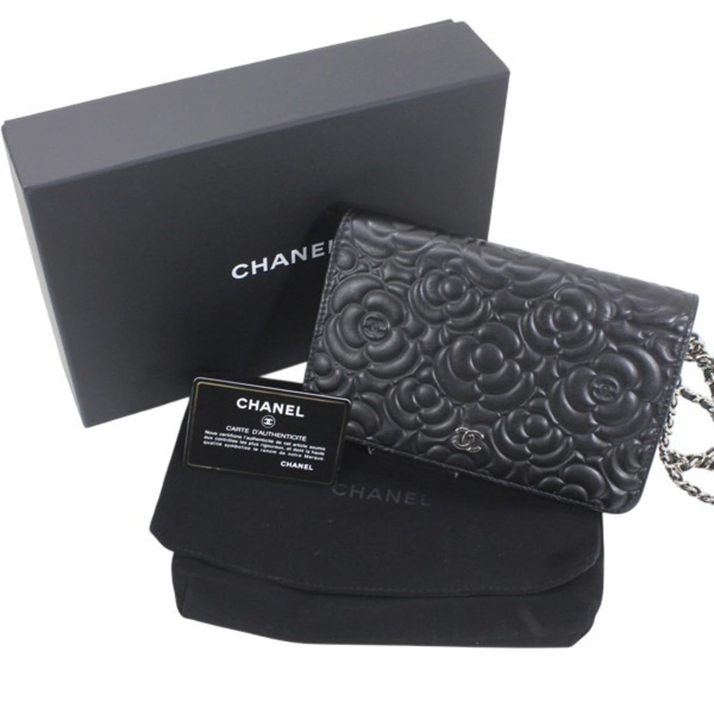 Chanel Black Leather Shoulder Bag (Pre-Owned)