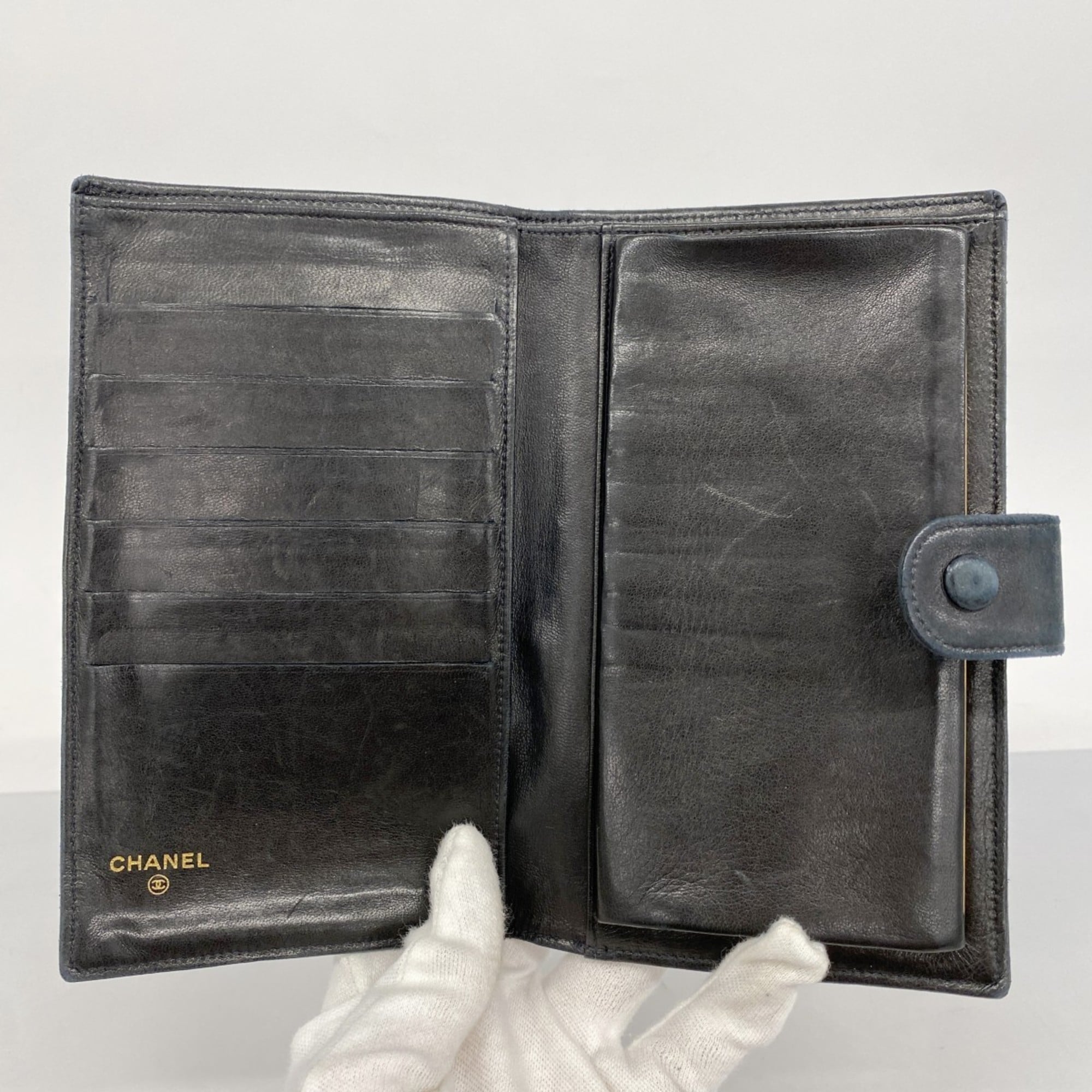 Chanel Black Leather Wallet (Bi-Fold) (Pre-Owned)