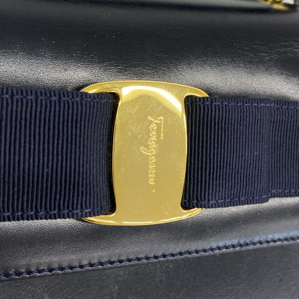 Salvatore Ferragamo Navy Leather Handbag (Pre-Owned)