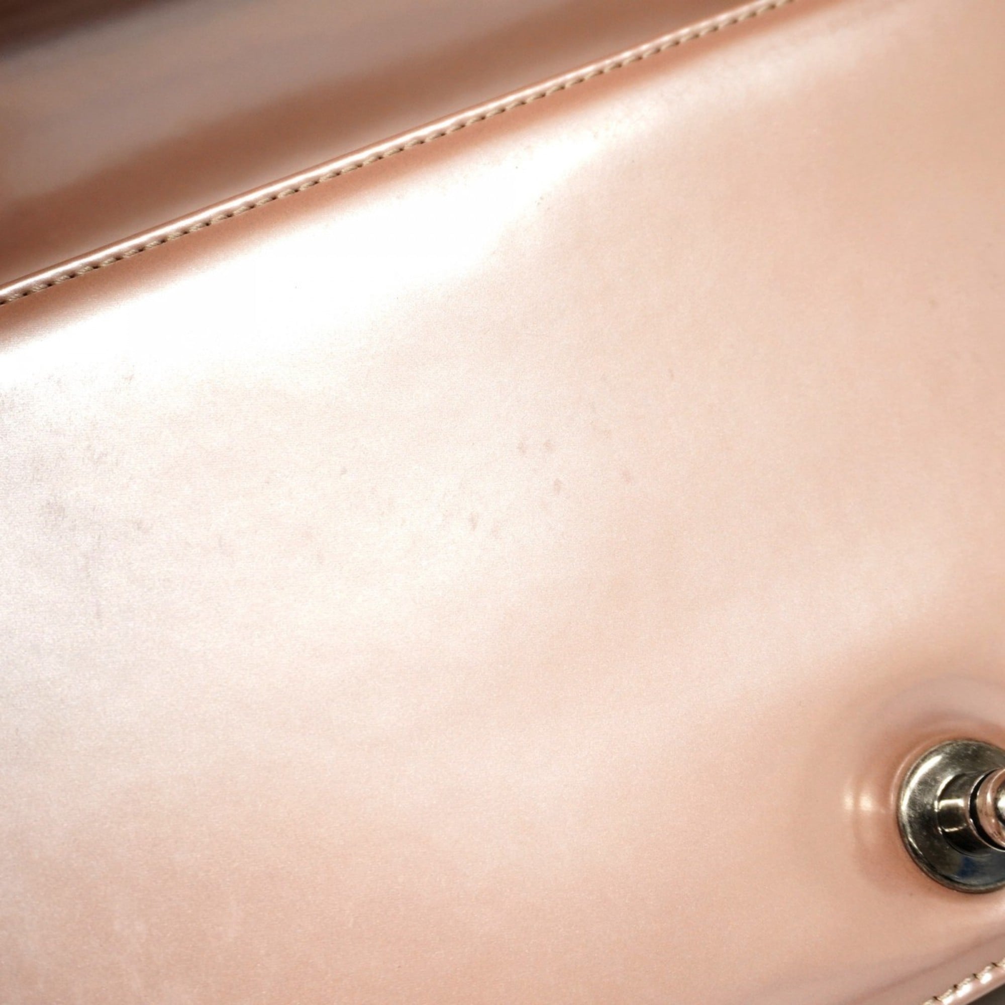 Chanel Pink Patent Leather Shoulder Bag (Pre-Owned)