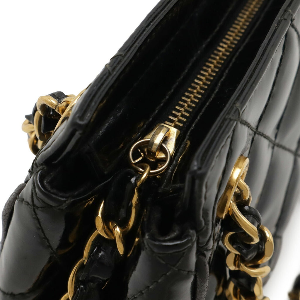 Chanel Black Leather Shoulder Bag (Pre-Owned)