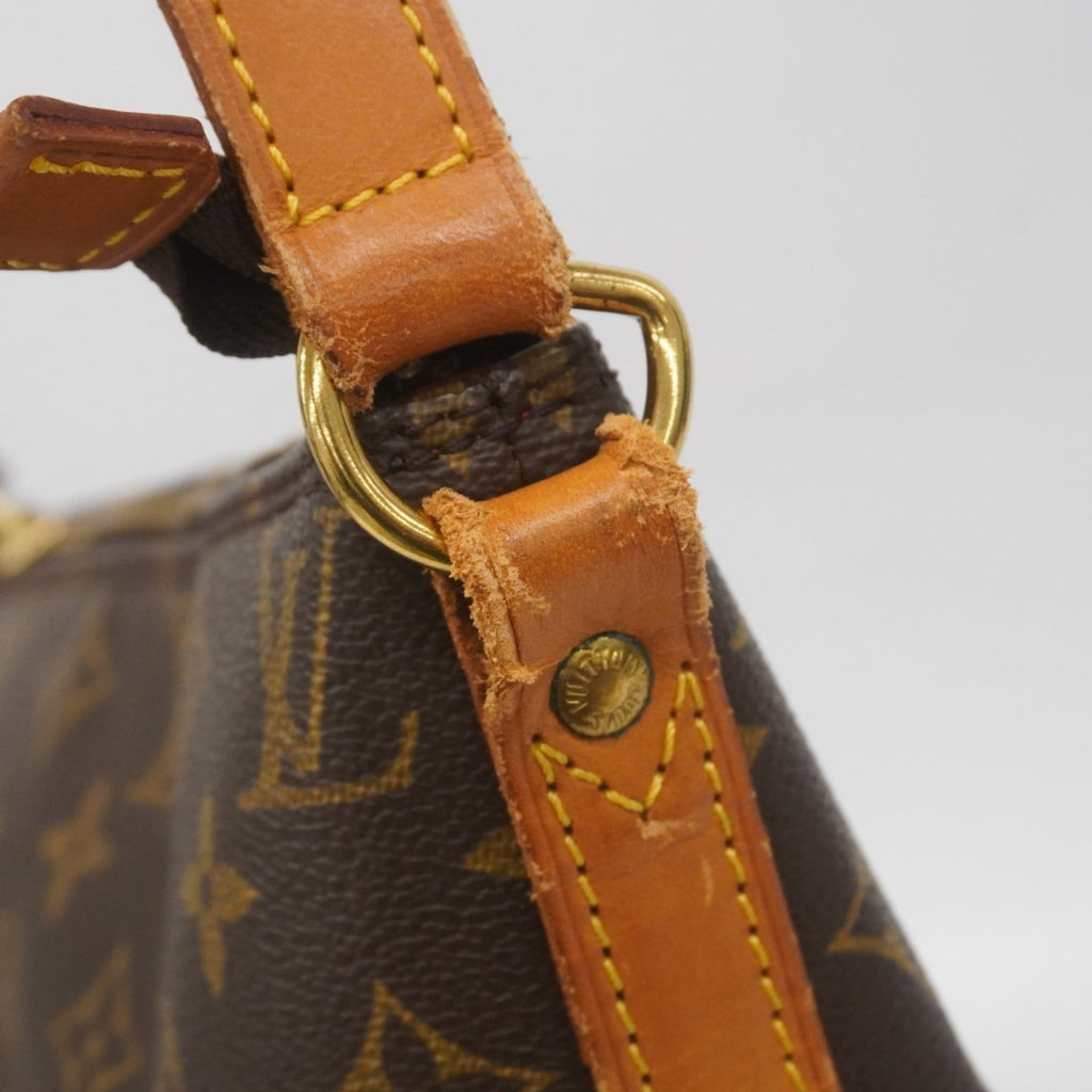 Louis Vuitton Brown Shoulder Bag (Pre-Owned)