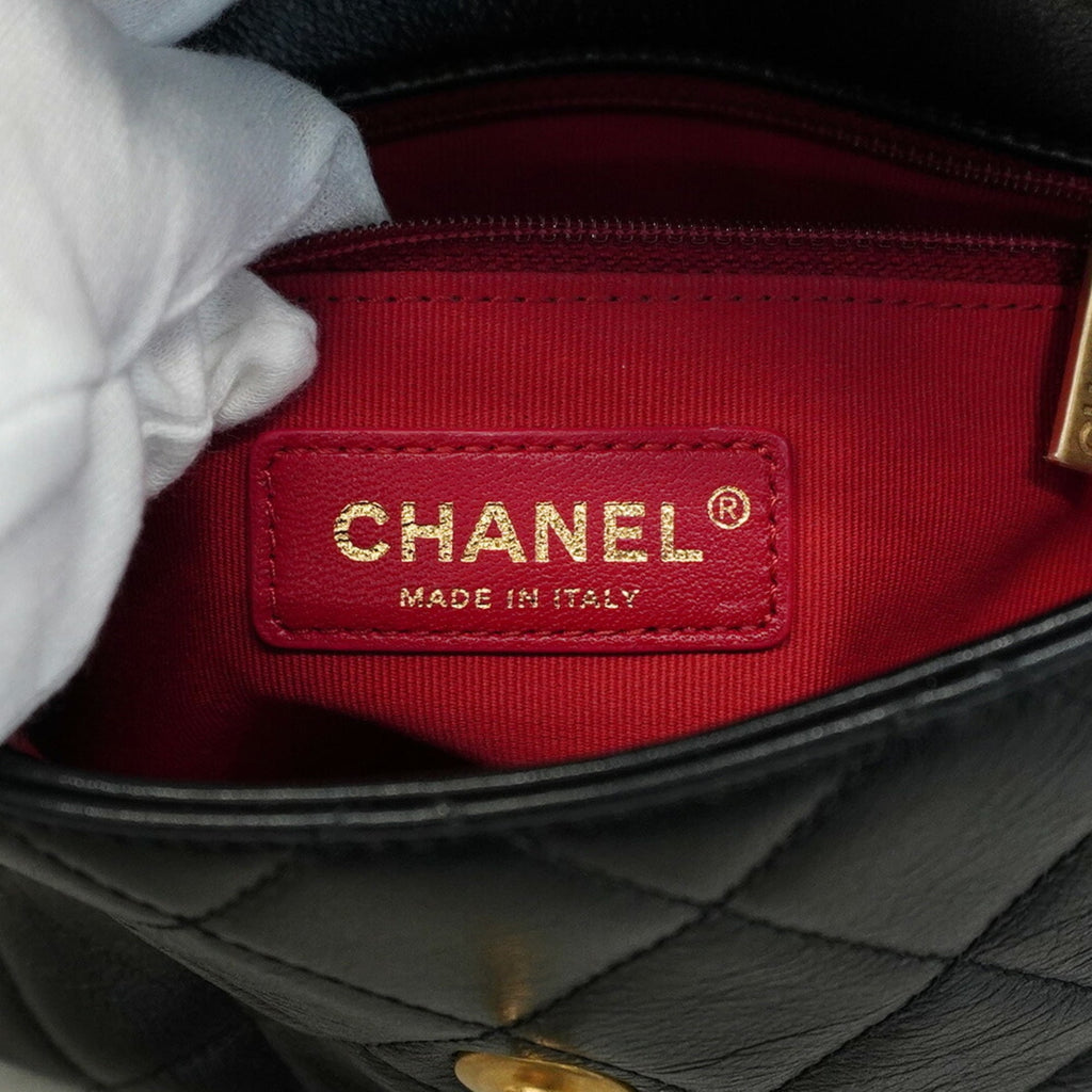 Chanel Black Leather Shoulder Bag (Pre-Owned)
