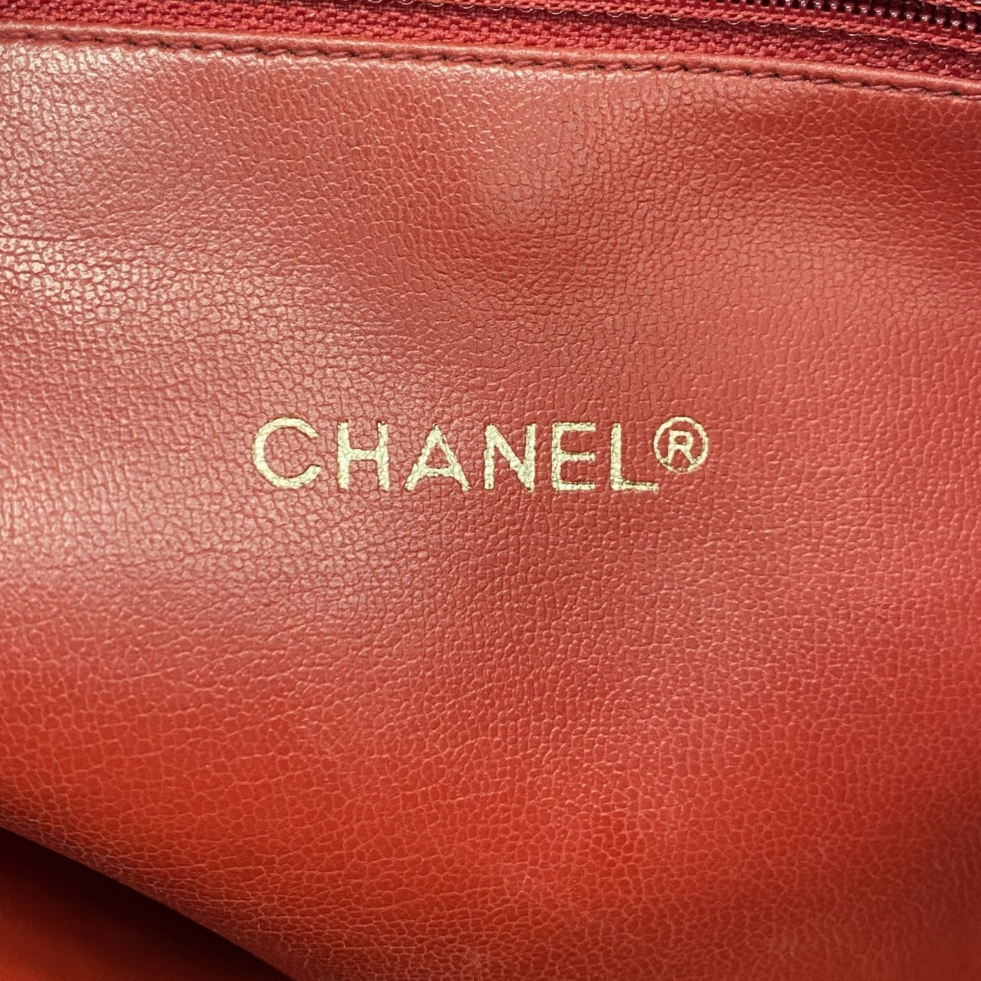 Chanel Red Color Leather Shoulder Bag (Pre-Owned)