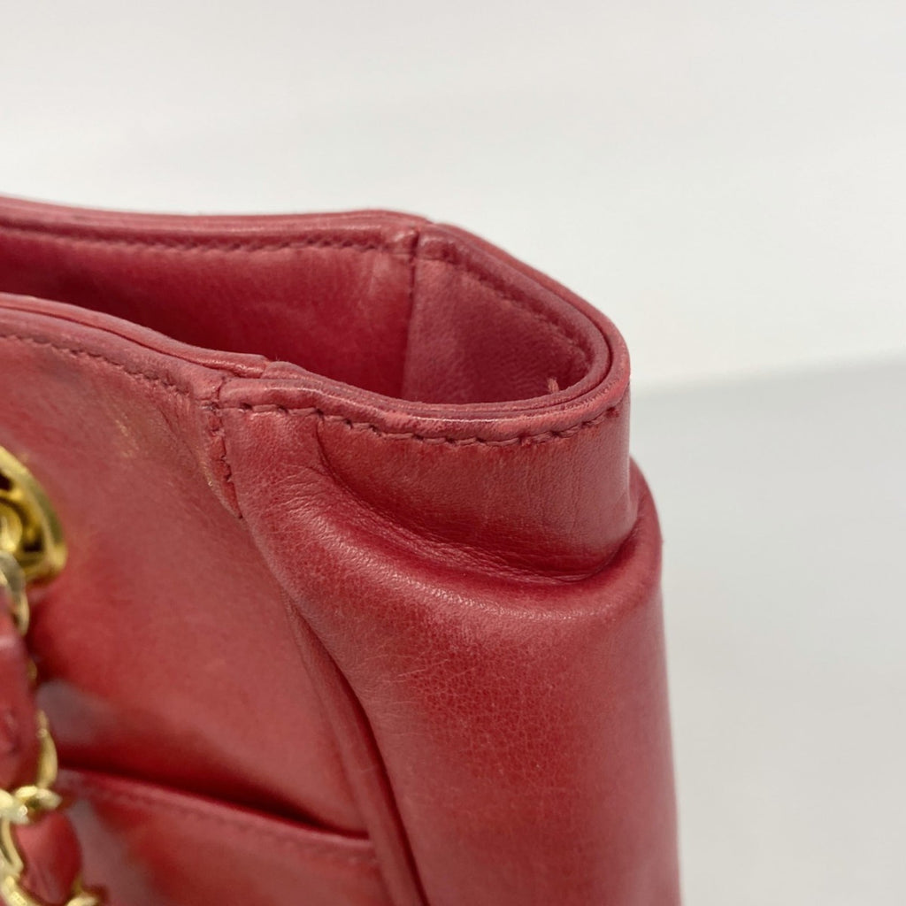 Chanel Red Color Leather Shoulder Bag (Pre-Owned)