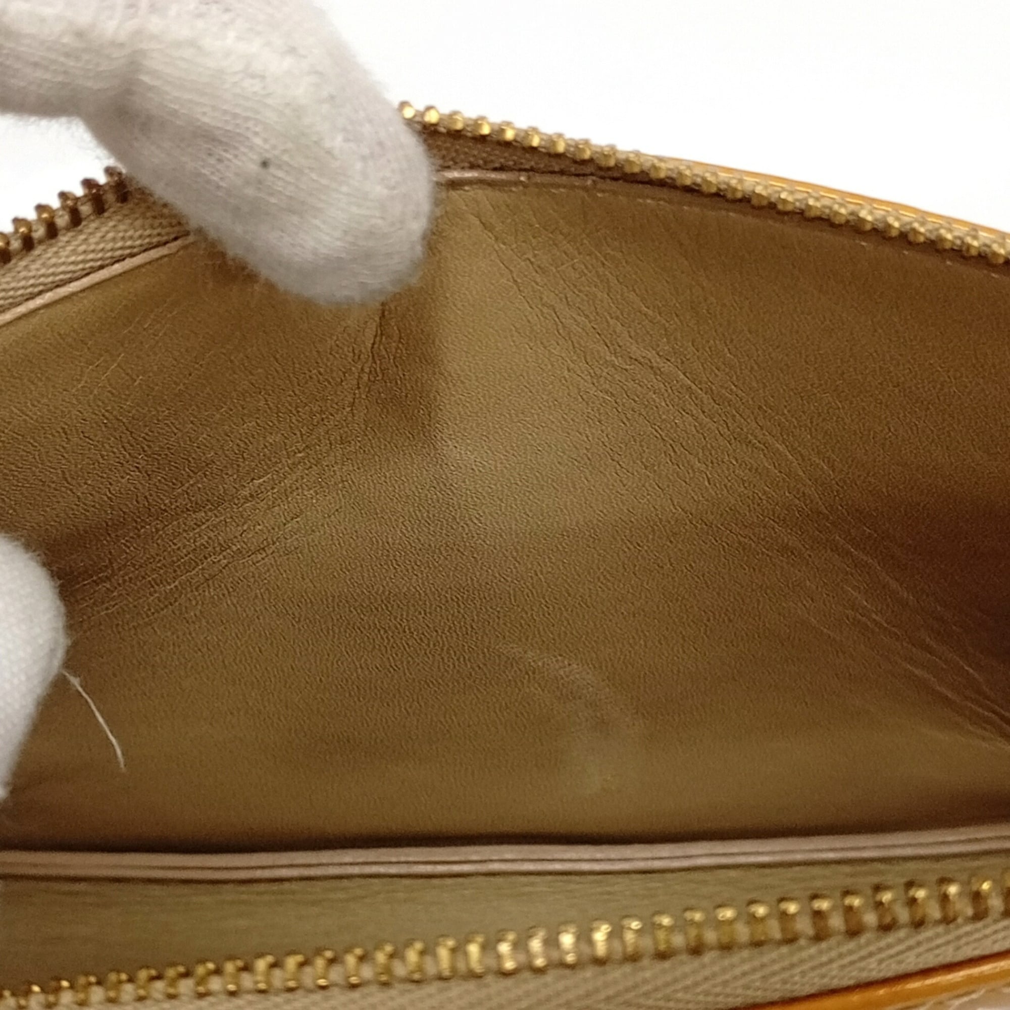 Louis Vuitton Beige Yellow Monogram Vernis Handbag Pouch (Pre-Owned)